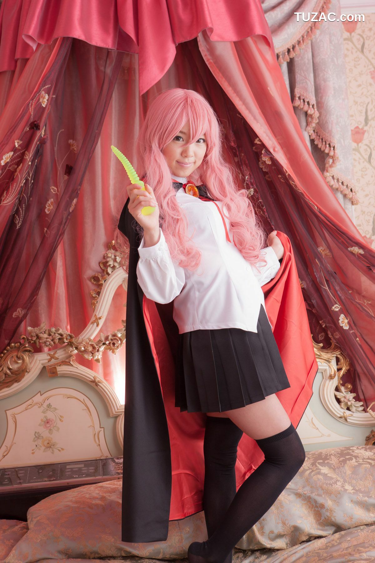 日本CosPlay_早乙女らぶ《ゼロの使い魔》Louise Francoise Le Blanc de La Valliere 写真集[33P]
