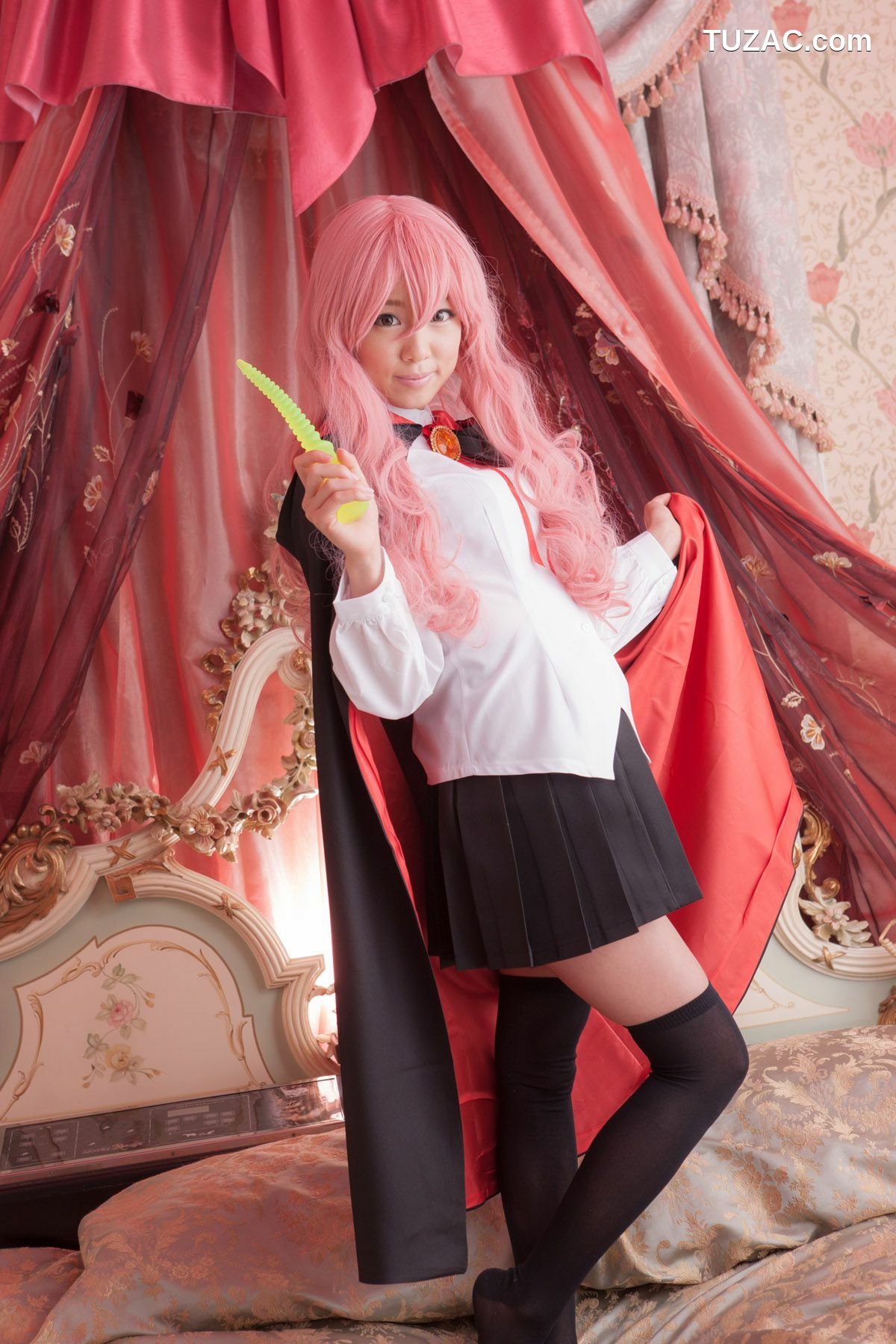 日本CosPlay_早乙女らぶ《ゼロの使い魔》Louise Francoise Le Blanc de La Valliere 写真集[33P]