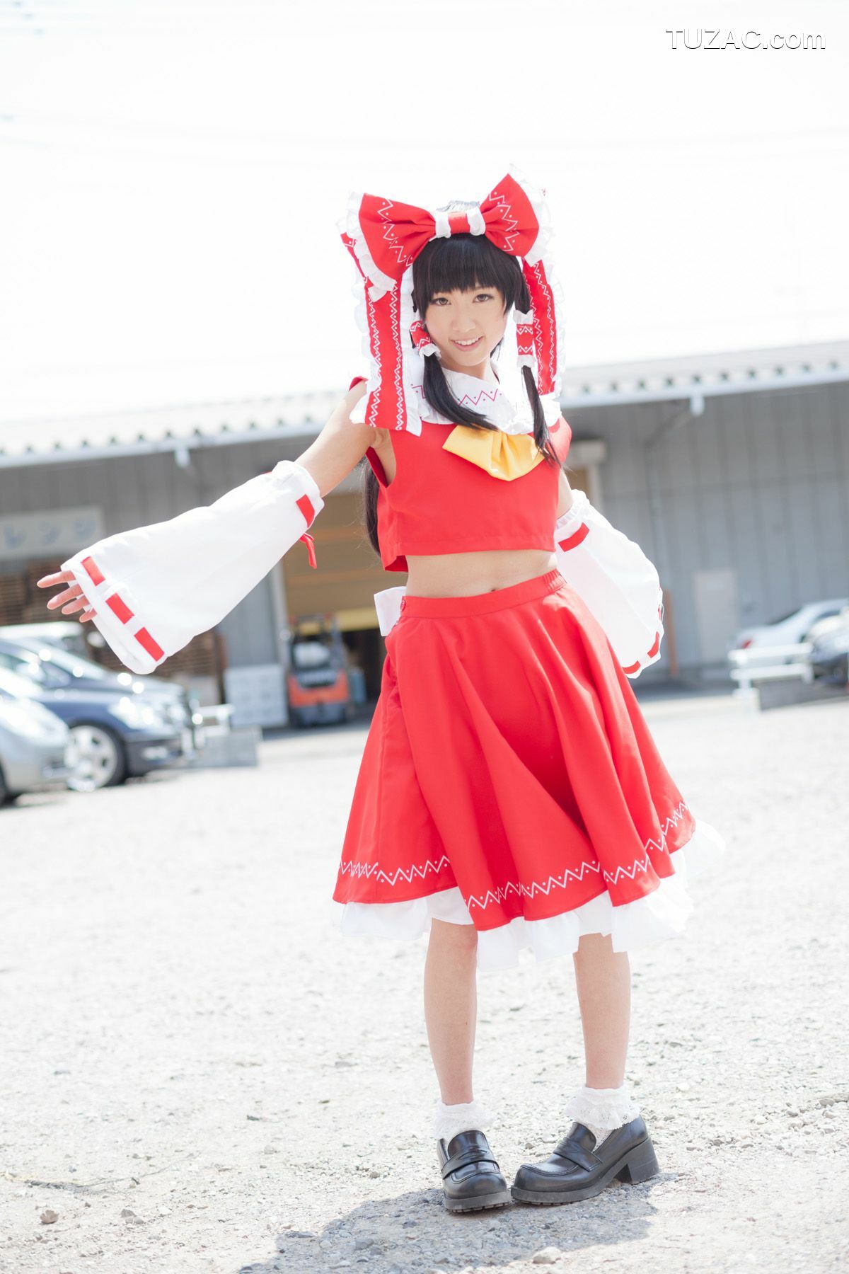 日本CosPlay_早乙女らぶ《東方Project》Hakurei Reimu(博麗霊夢) 写真集[69P]