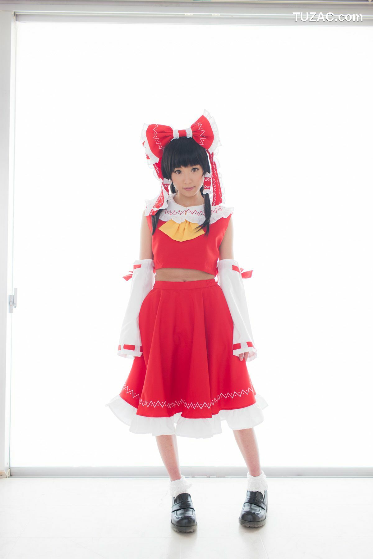 日本CosPlay_早乙女らぶ《東方Project》Hakurei Reimu(博麗霊夢) 写真集[69P]