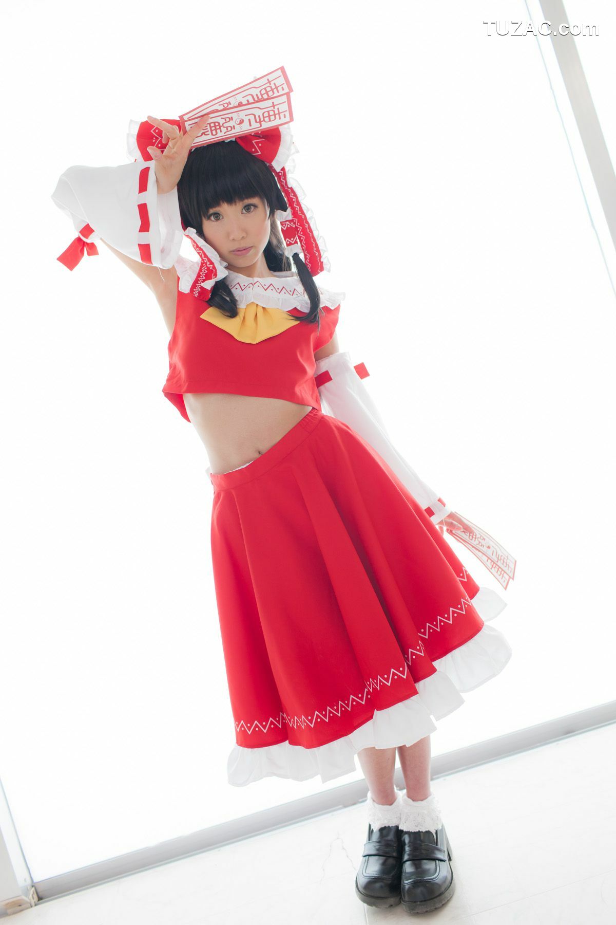 日本CosPlay_早乙女らぶ《東方Project》Hakurei Reimu(博麗霊夢) 写真集[69P]