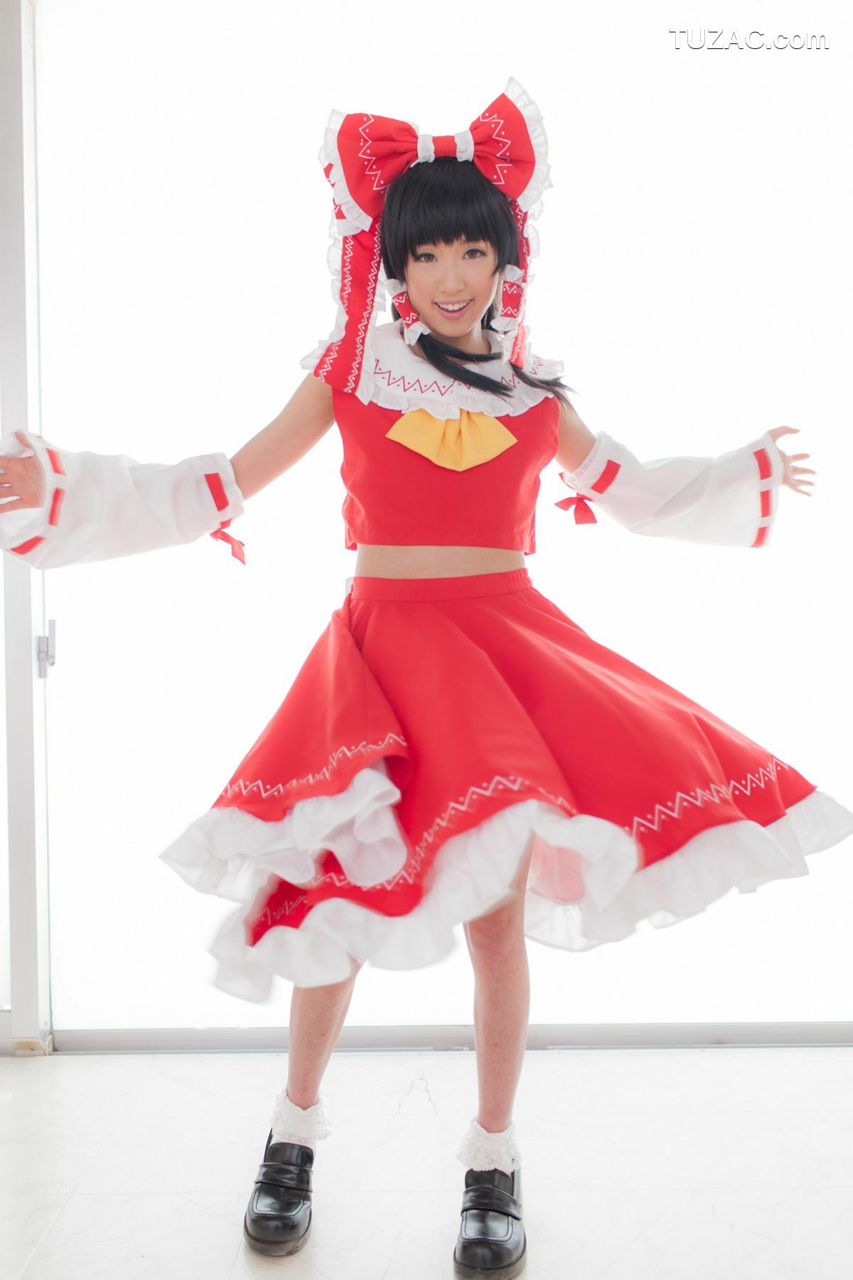 日本CosPlay_早乙女らぶ《東方Project》Hakurei Reimu(博麗霊夢) 写真集[69P]