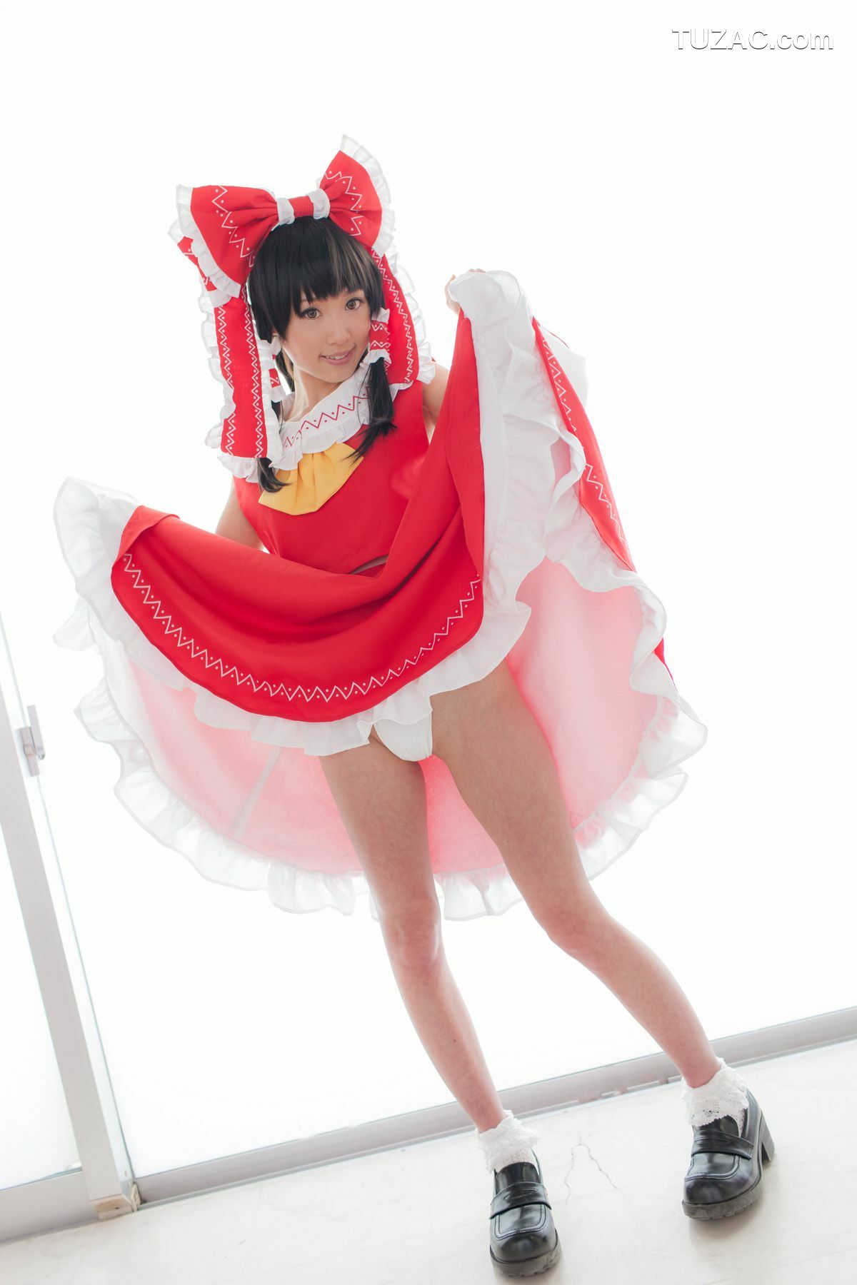 日本CosPlay_早乙女らぶ《東方Project》Hakurei Reimu(博麗霊夢) 写真集[69P]