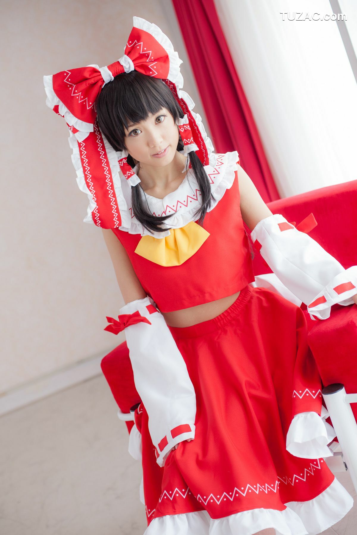 日本CosPlay_早乙女らぶ《東方Project》Hakurei Reimu(博麗霊夢) 写真集[69P]