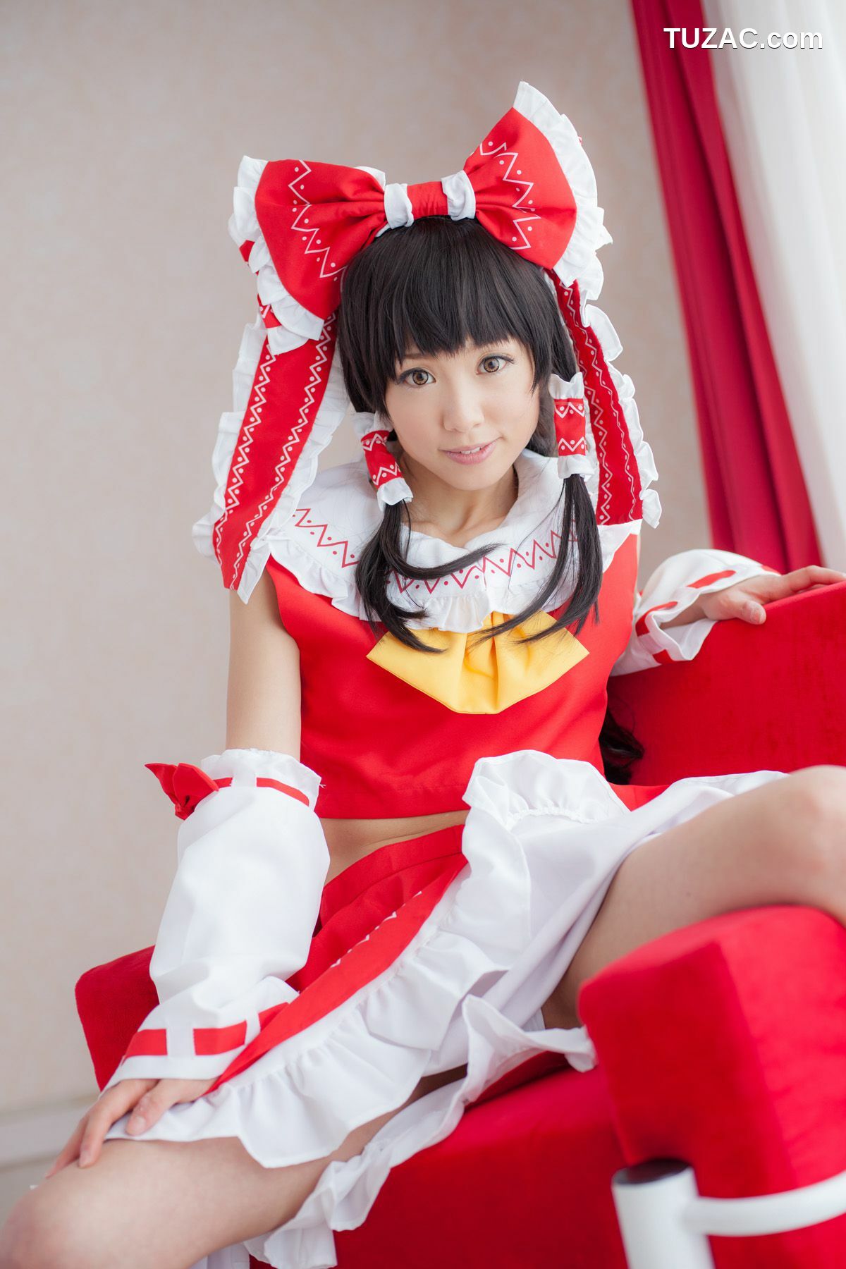 日本CosPlay_早乙女らぶ《東方Project》Hakurei Reimu(博麗霊夢) 写真集[69P]