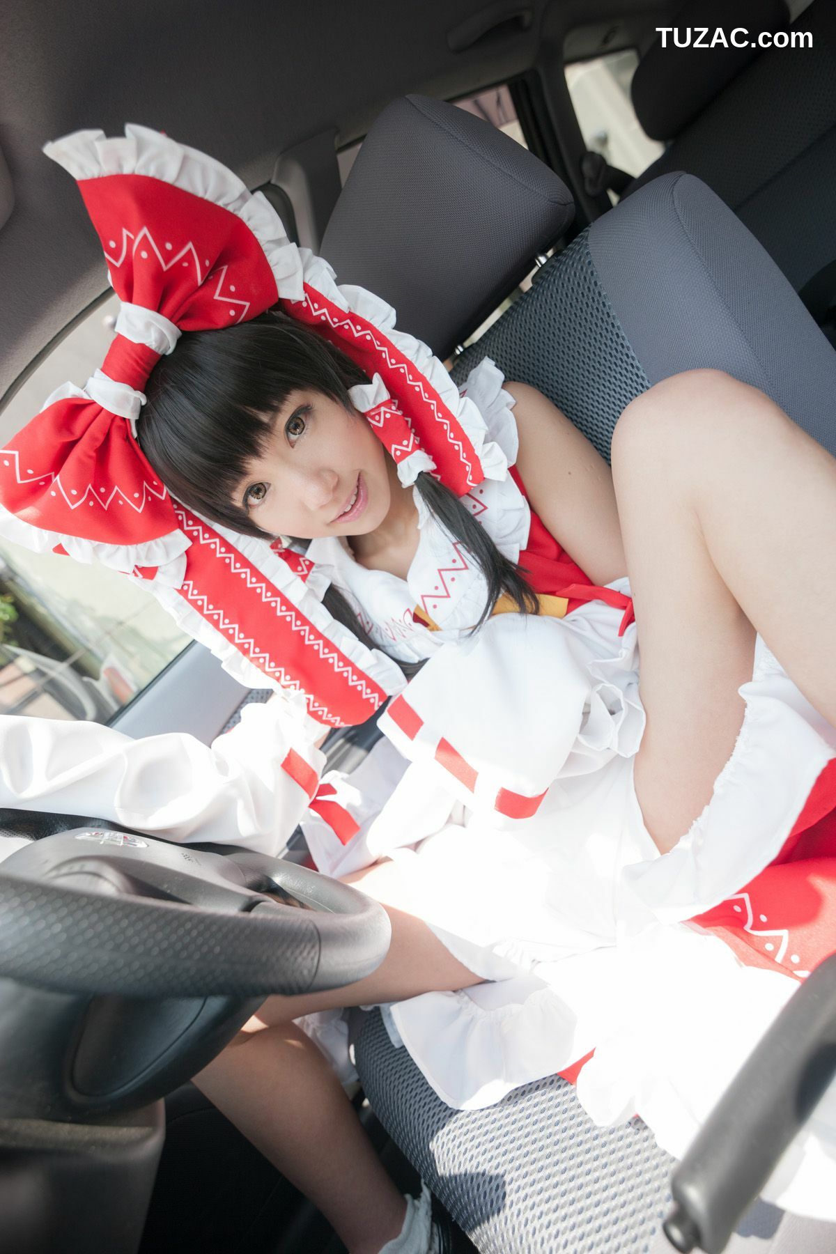 日本CosPlay_早乙女らぶ《東方Project》Hakurei Reimu(博麗霊夢) 写真集[69P]