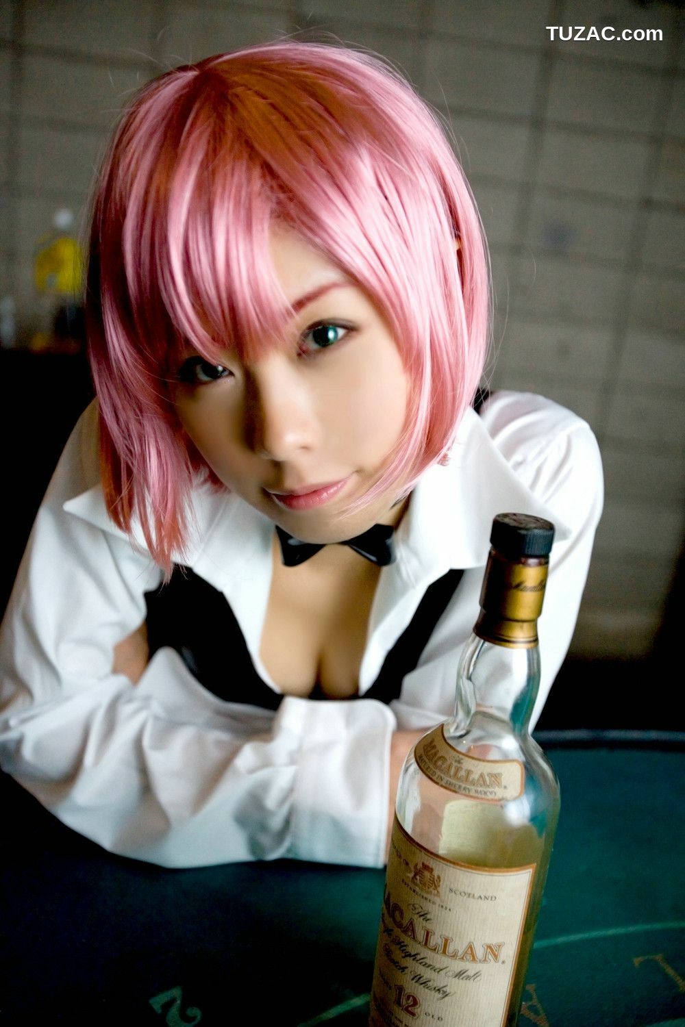 日本CosPlay_橘みなみ (Tachibana Minami) 《赌场少女》理欧・罗伦斯 3Sets 写真集