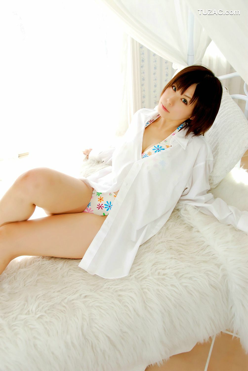 日本CosPlay_橘みなみ (Tachibana Minami) 《赌场少女》理欧・罗伦斯 3Sets 写真集