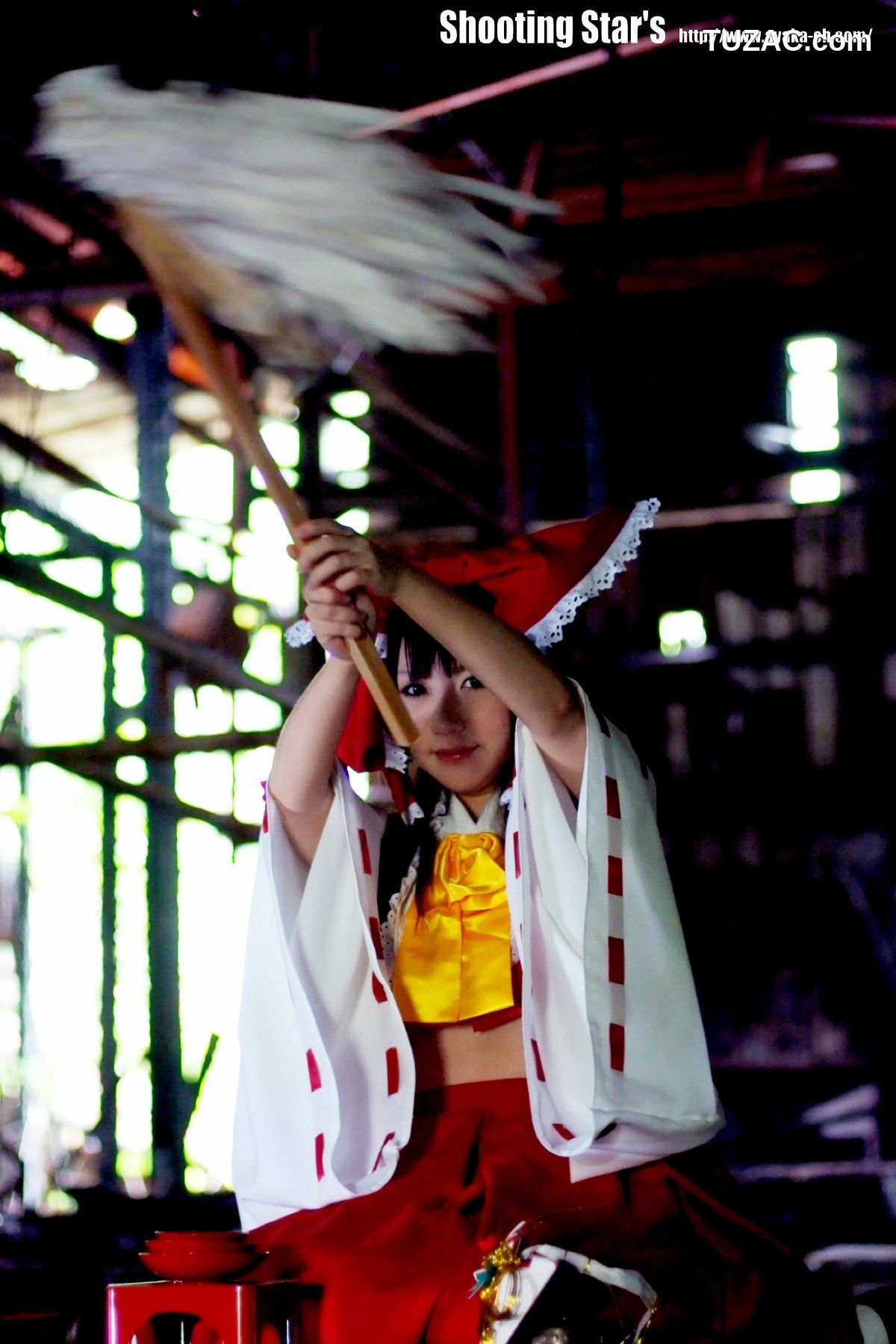 日本CosPlay_绫香 (Saku サク) 《東方Project》博麗霊夢 Reimu Hakurei 写真集