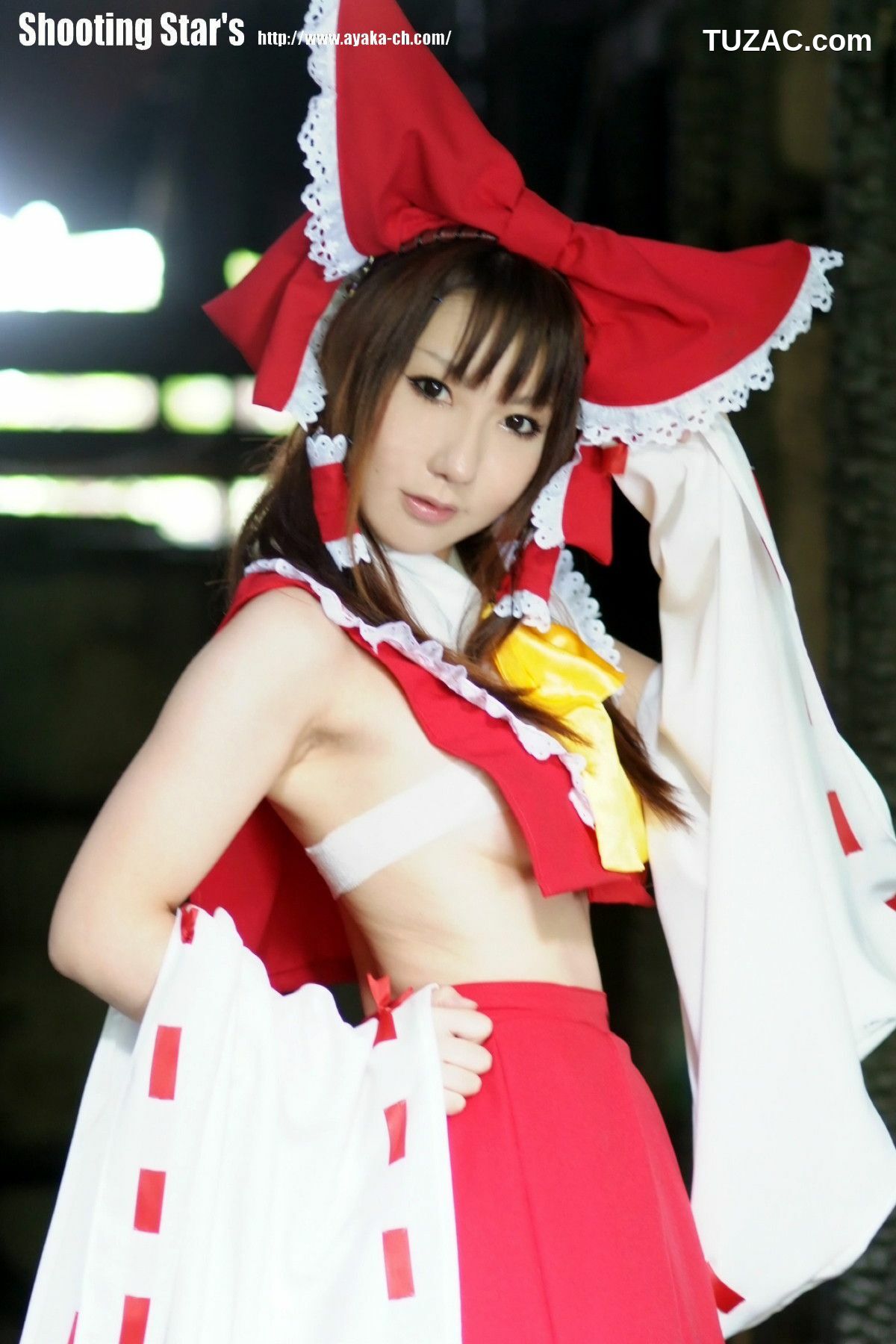 日本CosPlay_绫香 (Saku サク) 《東方Project》博麗霊夢 Reimu Hakurei 写真集