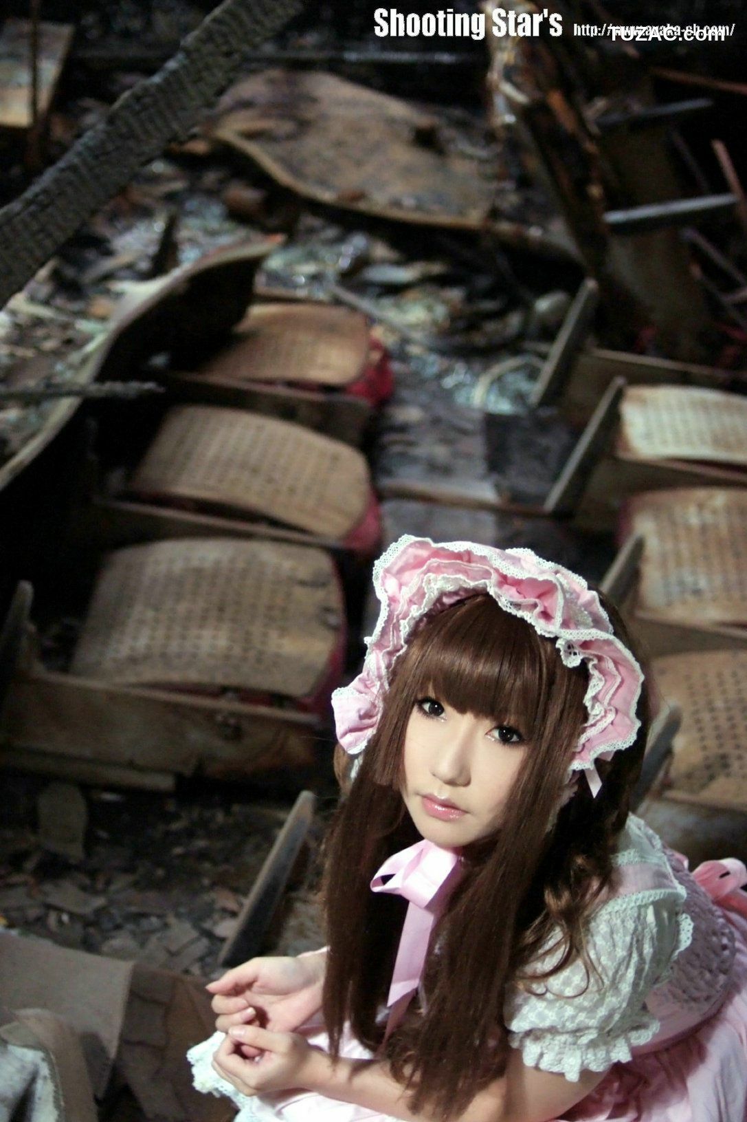 日本CosPlay_绫香 (Sakuサク)  Gothic Lolita 写真集[120P]