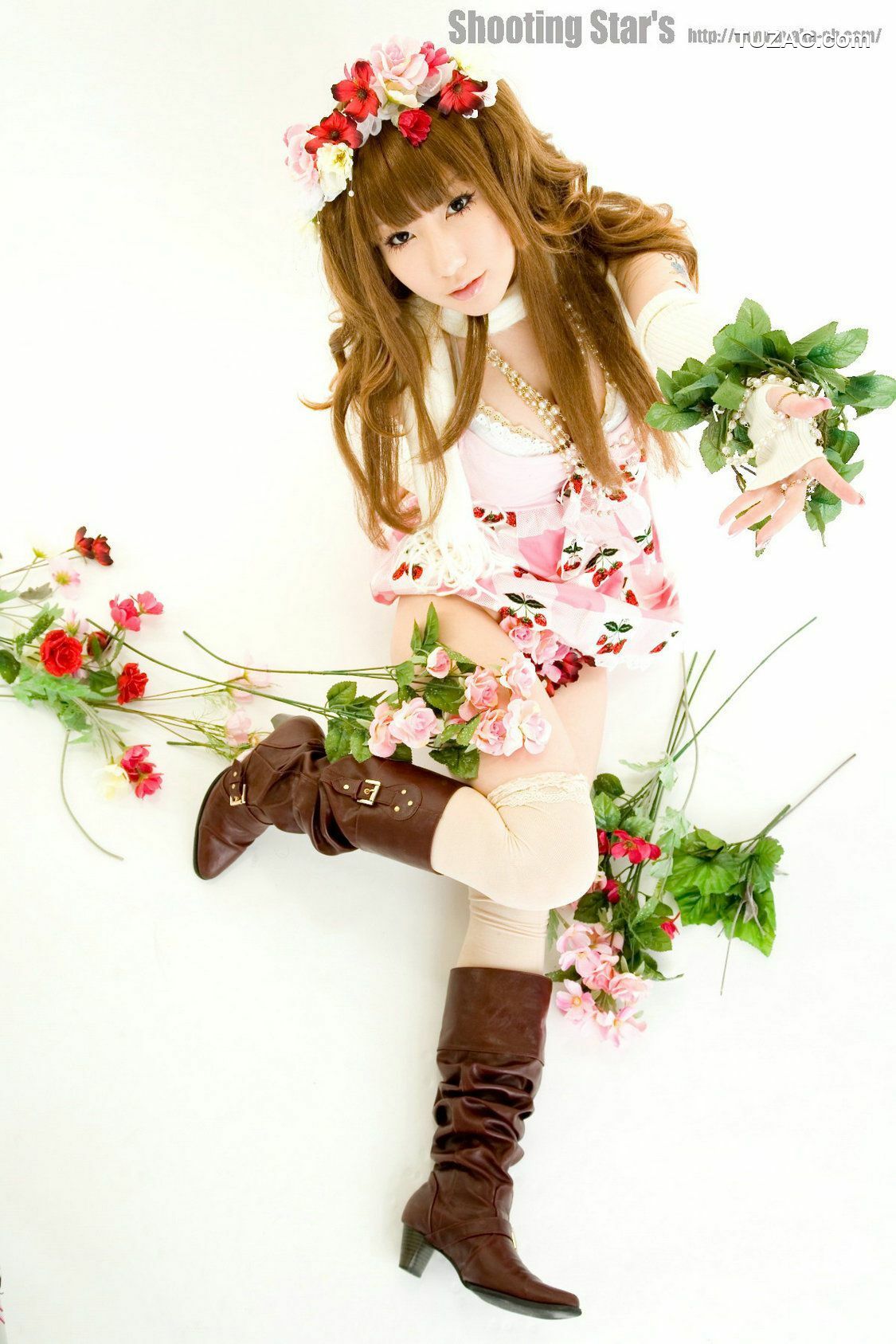 日本CosPlay_绫香 (Sakuサク)  Gothic Lolita 写真集[120P]