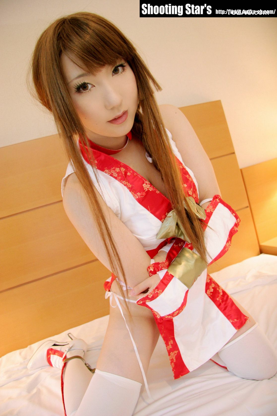日本CosPlay_绫香 (Sakuサク) 《Dead Or Alive》-霞-Kasumi 红色 写真集