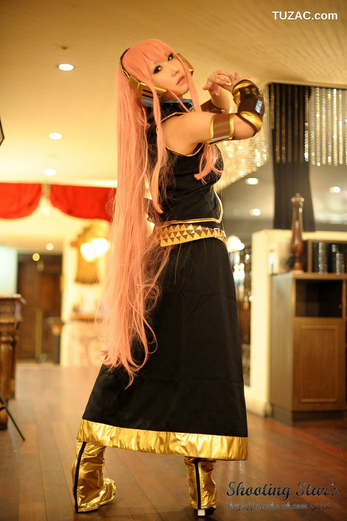 日本CosPlay_绫香 (Sakuサク) 《VOCALOID》 Megurine Luka 写真集[133P]