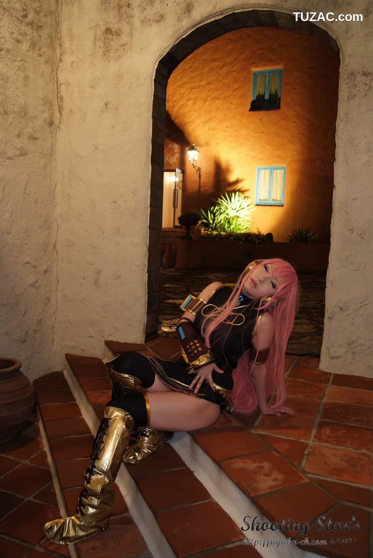 日本CosPlay_绫香 (Sakuサク) 《VOCALOID》 Megurine Luka 写真集[133P]