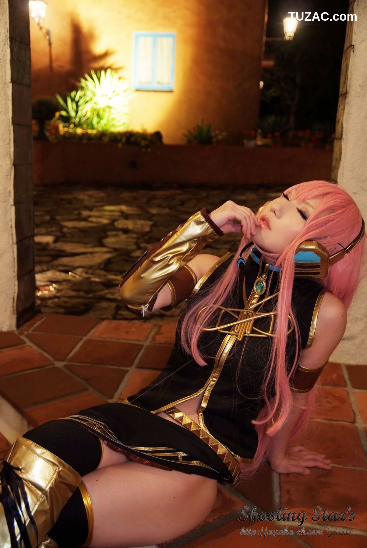 日本CosPlay_绫香 (Sakuサク) 《VOCALOID》 Megurine Luka 写真集[133P]