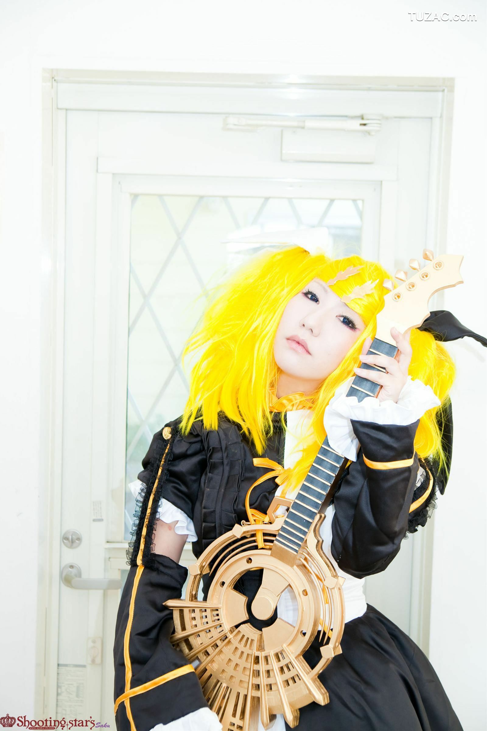 日本CosPlay_绫香 (サク) 《VOCALOID》初音ミク+鏡音リン 写真集[100P]