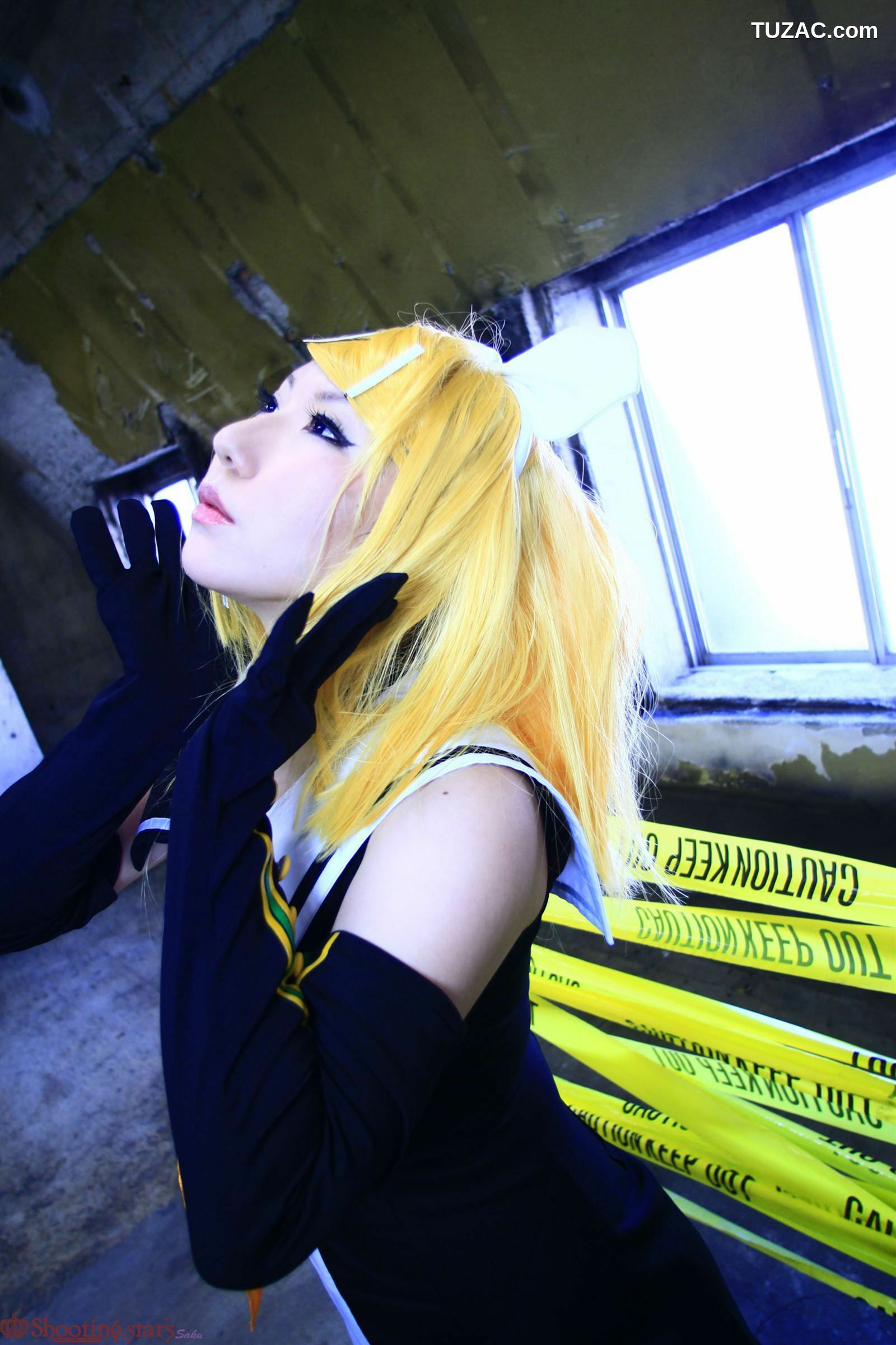 日本CosPlay_绫香 (サク) 《VOCALOID》初音ミク+鏡音リン 写真集[100P]