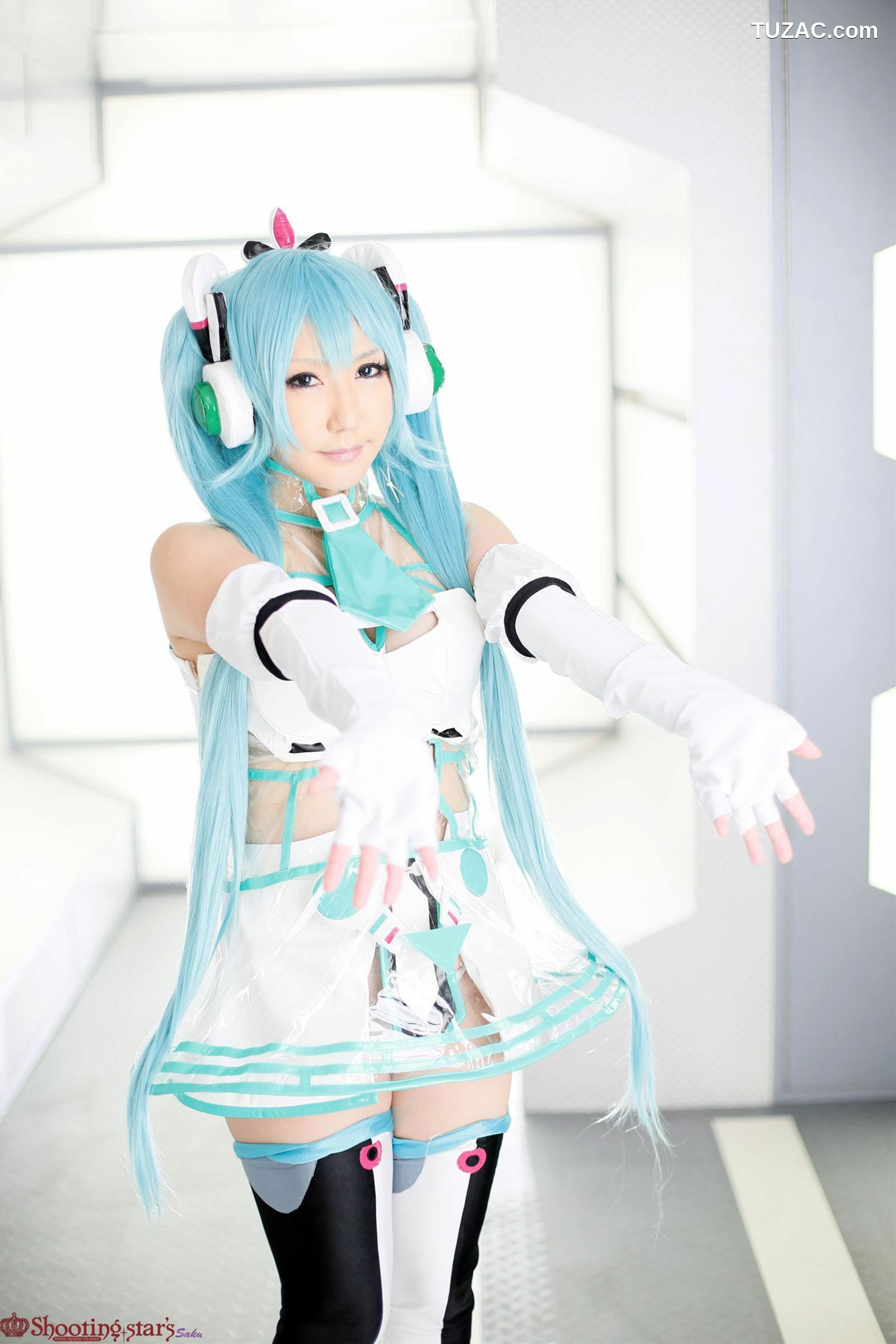 日本CosPlay_绫香 (サク) 《VOCALOID》初音ミク+鏡音リン 写真集[100P]