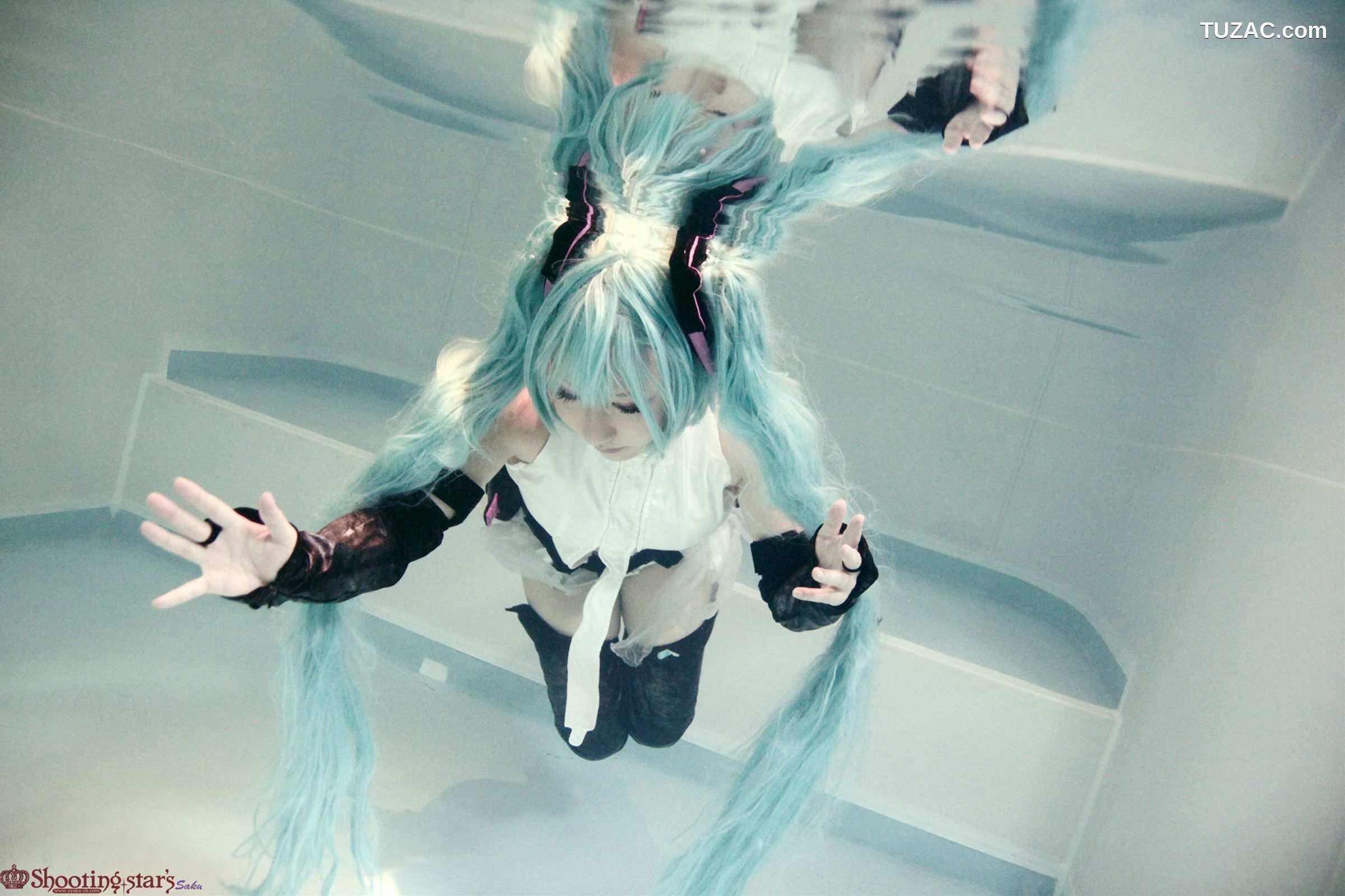 日本CosPlay_绫香 (サク) 《VOCALOID》初音ミク+鏡音リン 写真集[100P]