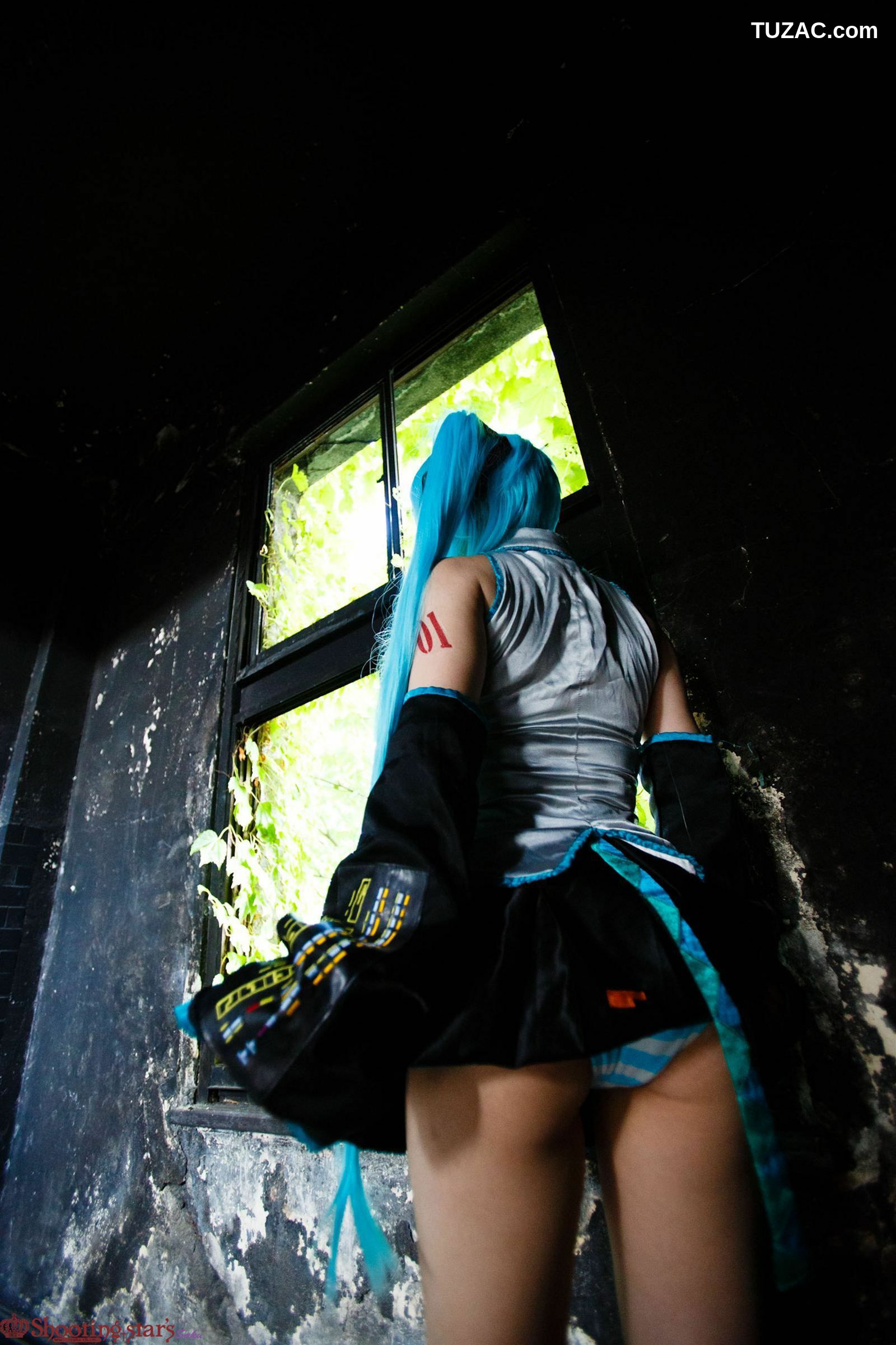 日本CosPlay_绫香 (サク) 《VOCALOID》初音ミク+鏡音リン 写真集[100P]