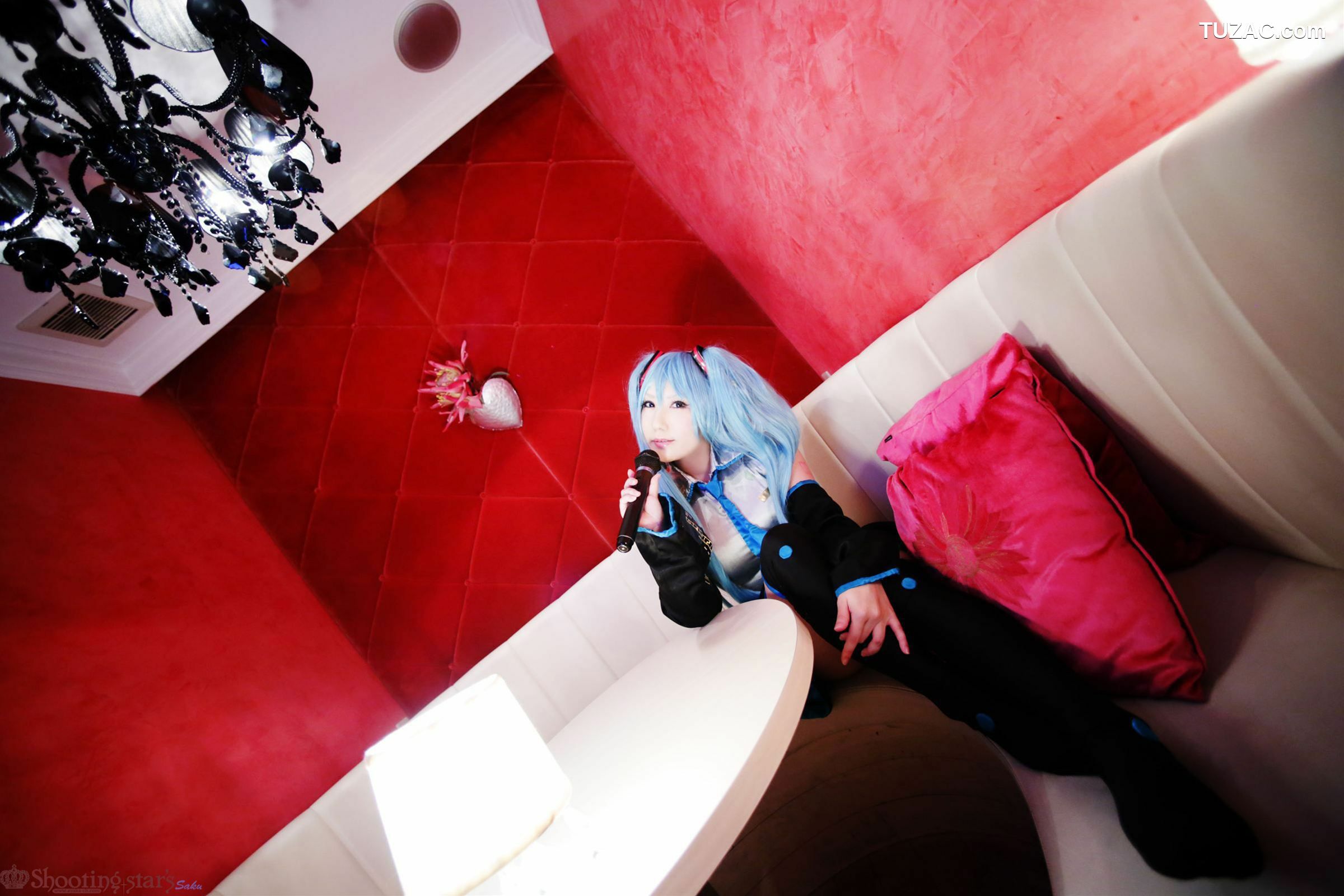 日本CosPlay_绫香 (サク) 《VOCALOID》初音ミク+鏡音リン 写真集[100P]