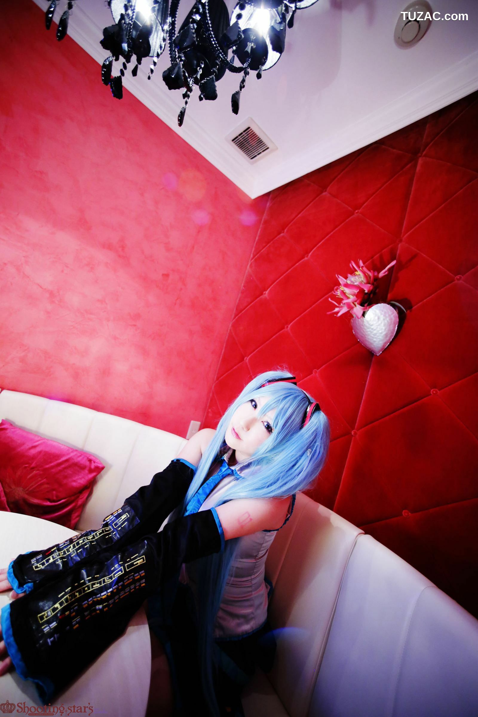 日本CosPlay_绫香 (サク) 《VOCALOID》初音ミク+鏡音リン 写真集[100P]