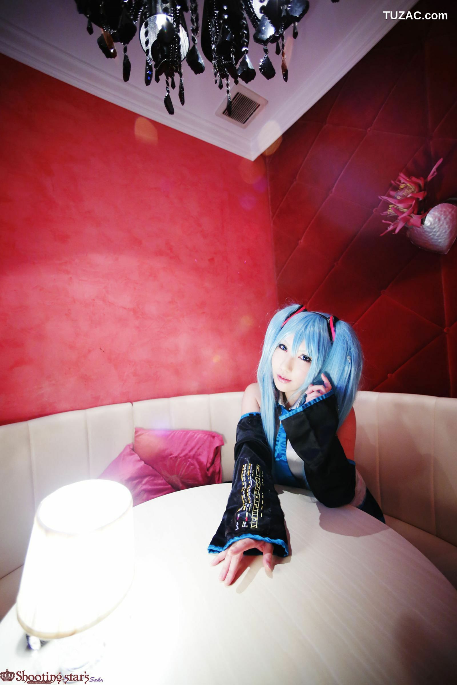 日本CosPlay_绫香 (サク) 《VOCALOID》初音ミク+鏡音リン 写真集[100P]