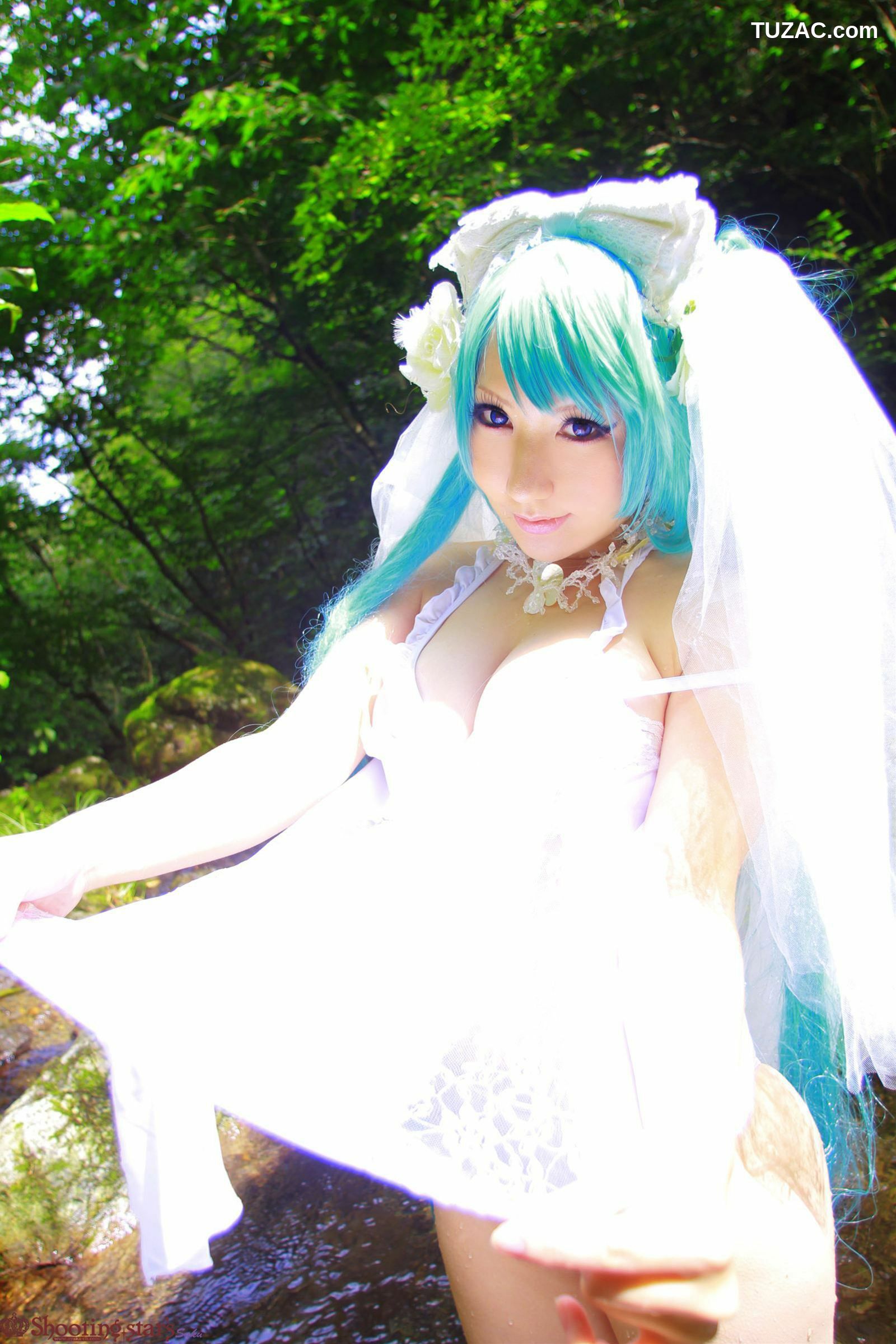 日本CosPlay_绫香 (サク) 《VOCALOID》初音ミク+鏡音リン 写真集[100P]