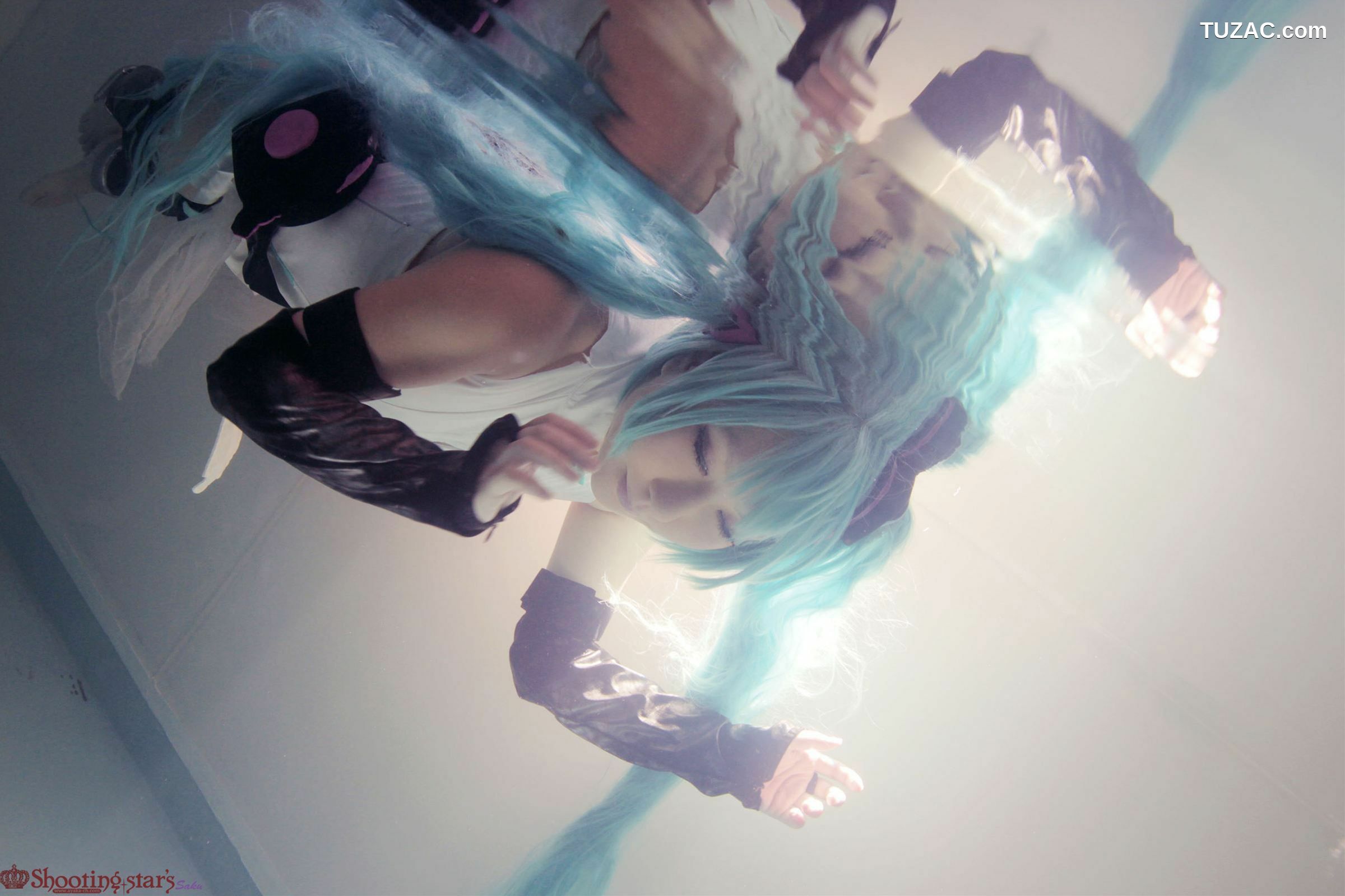 日本CosPlay_绫香 (サク) 《VOCALOID》初音ミク+鏡音リン 写真集[100P]