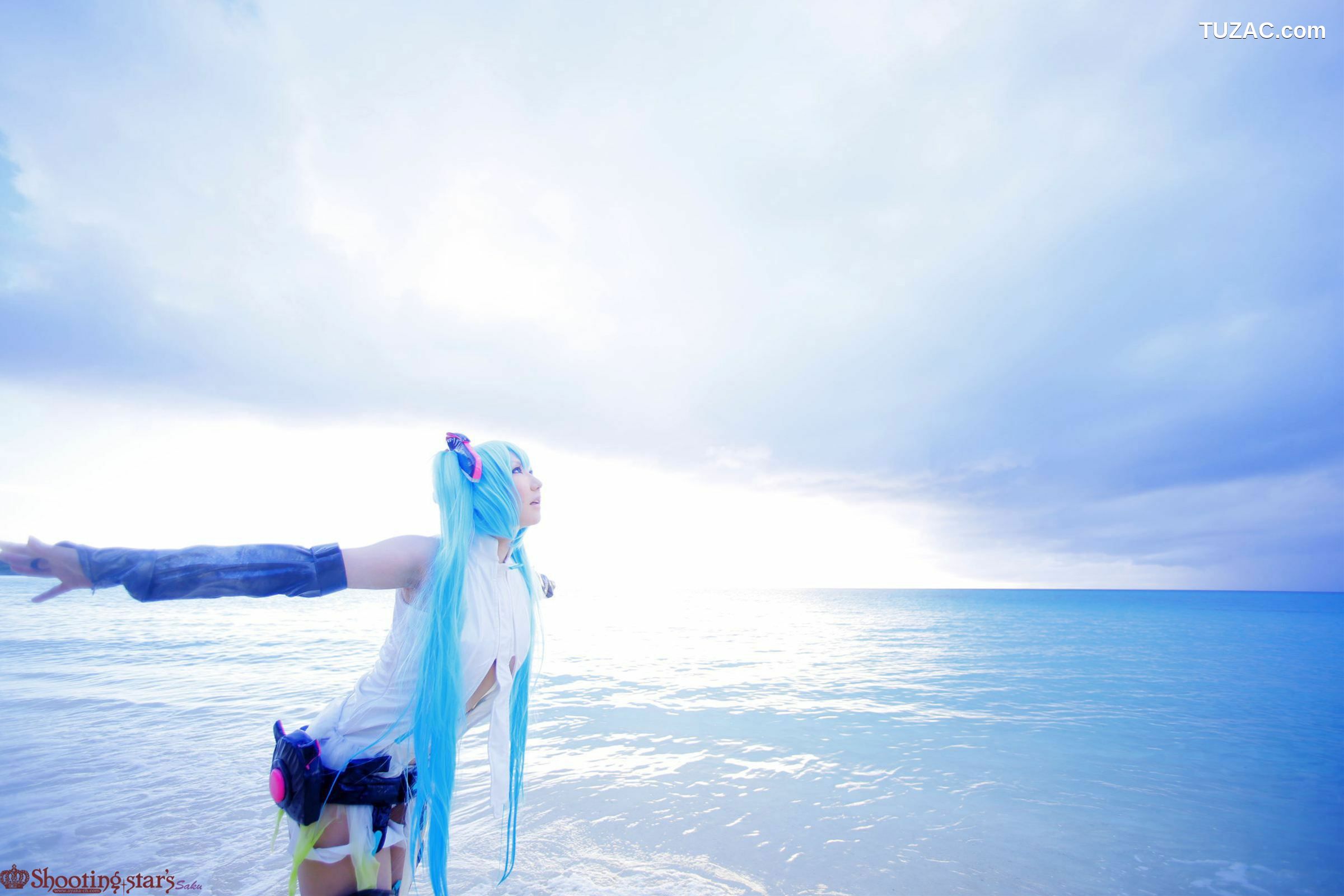 日本CosPlay_绫香 (サク) 《VOCALOID》初音ミク+鏡音リン 写真集[100P]