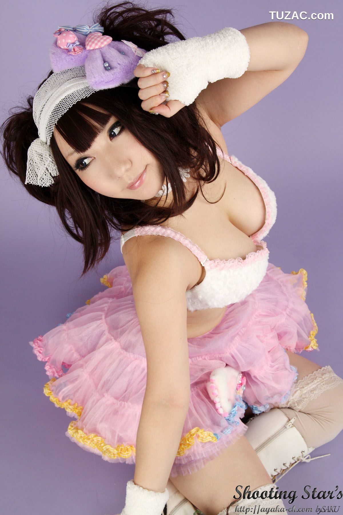 日本CosPlay_绫香 (サク Saku Ayaka)  Waitress+Cheerleader [Sakuyabime] 写真集[62P]