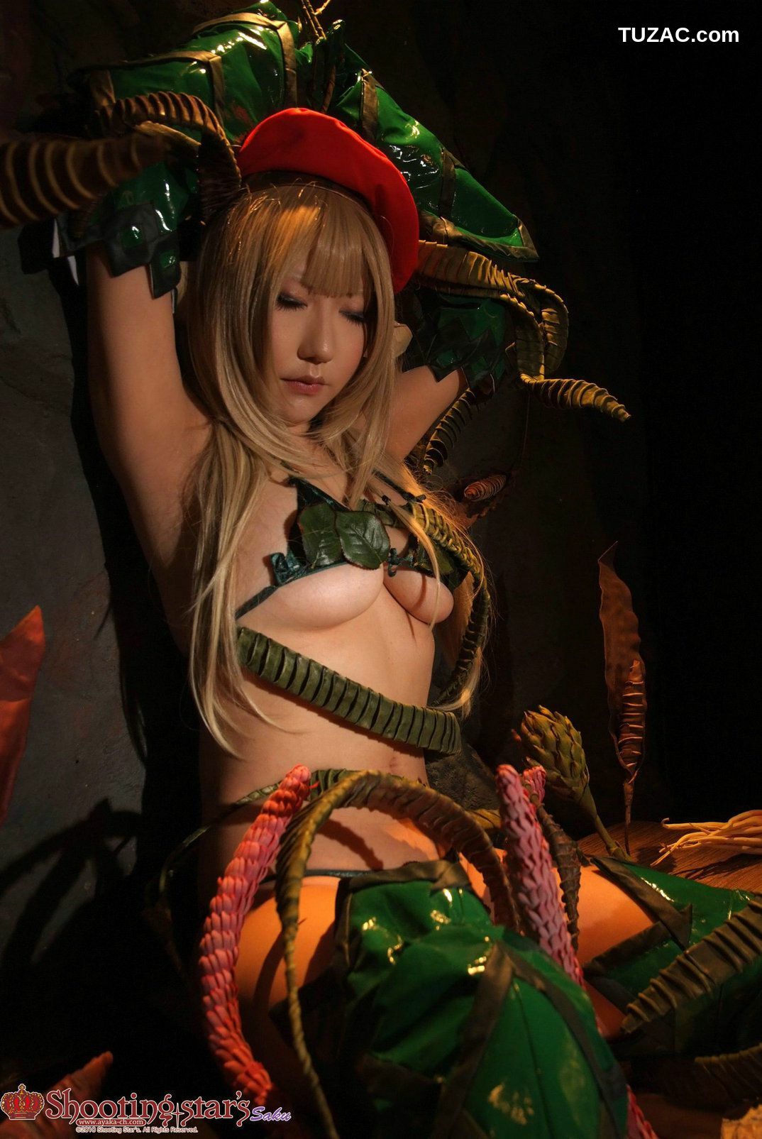 日本CosPlay_绫香サク (Saku Ayaka) 《クイーンズブレイドQueen's Blade》アイリ & Alleyne 写真集
