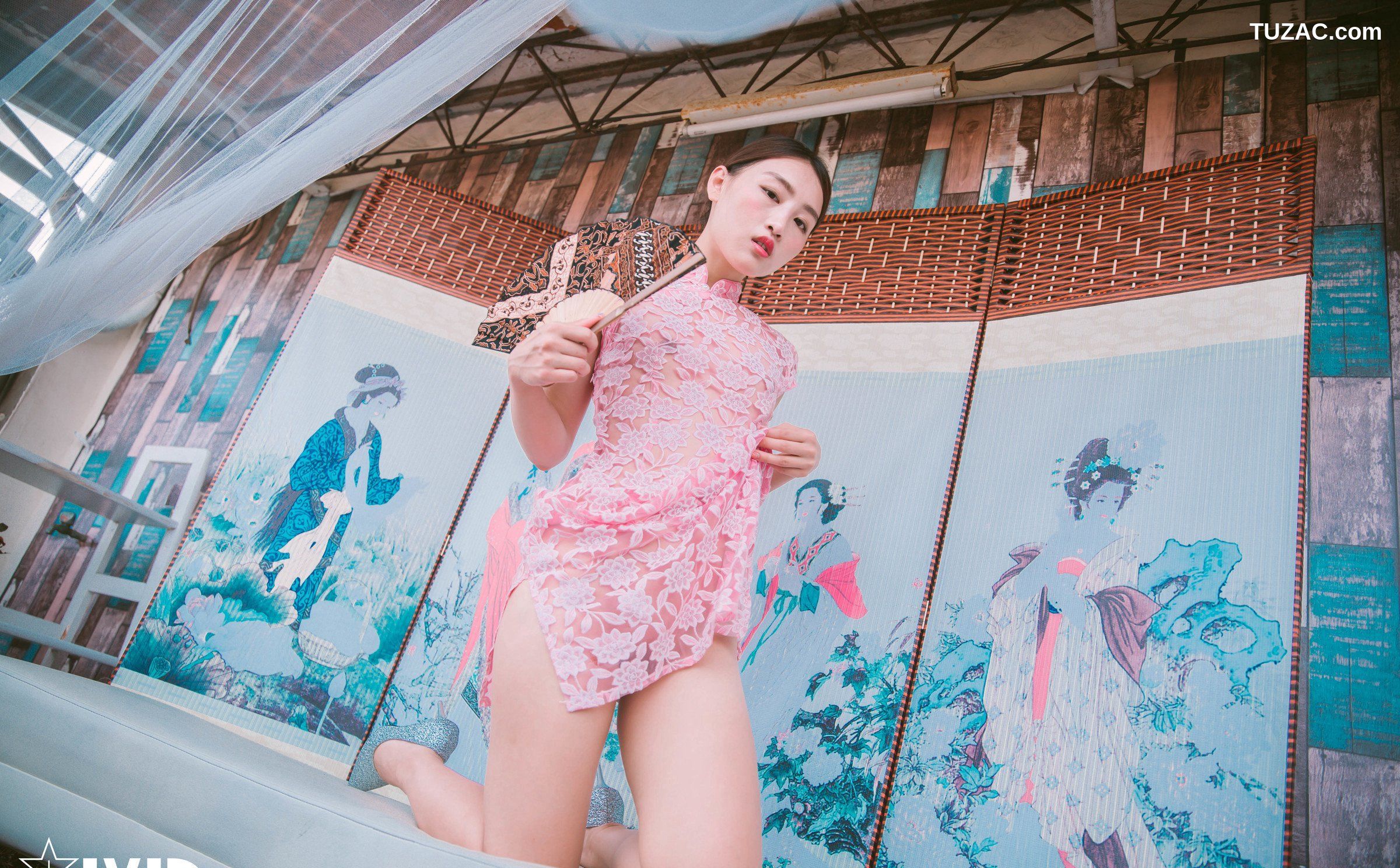 JVID-Annie-国风露出-特殊质感透明旗袍诱人-颗粒感水晶棒抽插高潮呻吟