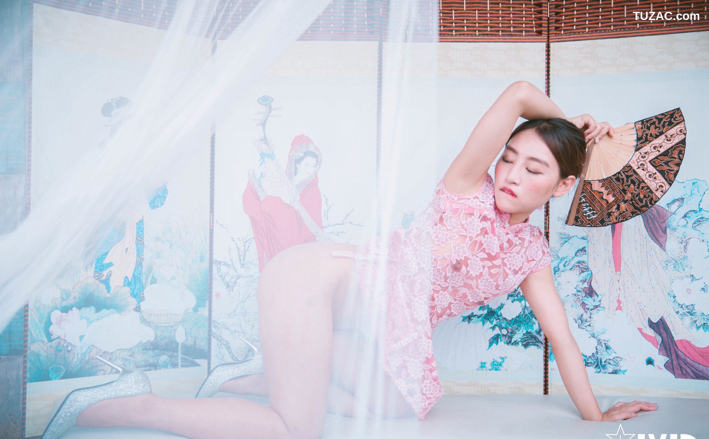 JVID-Annie-国风露出-特殊质感透明旗袍诱人-颗粒感水晶棒抽插高潮呻吟