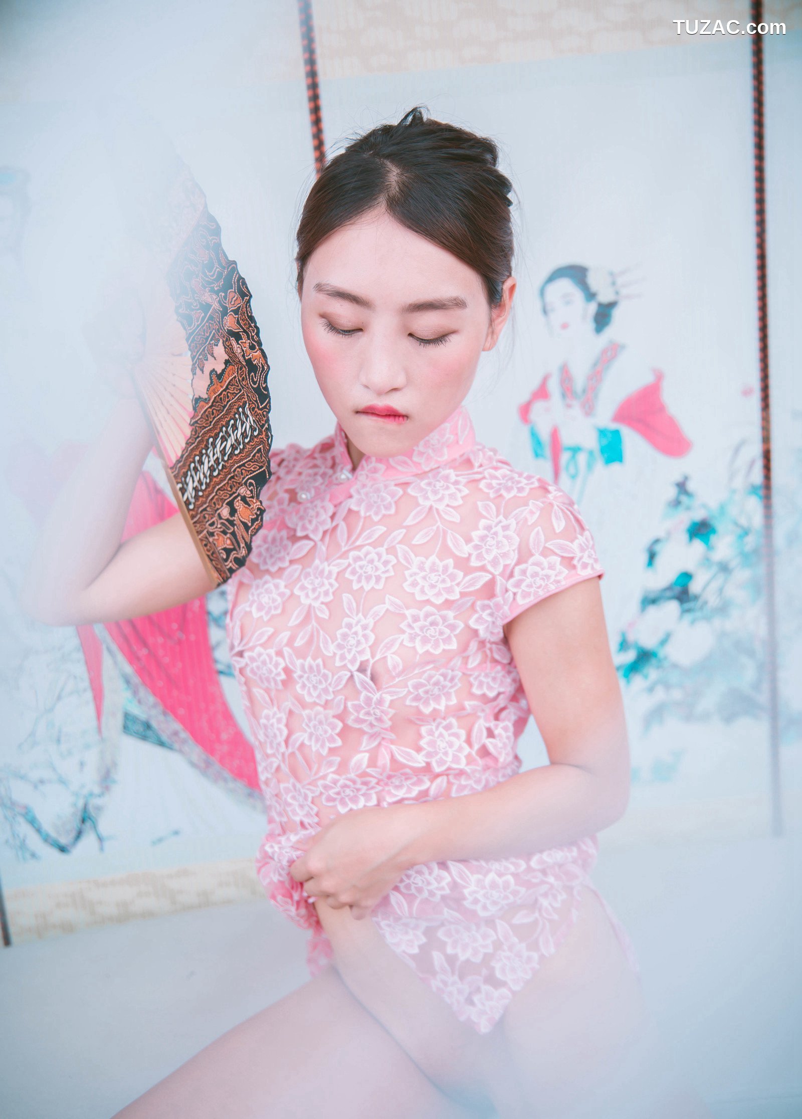 JVID-Annie-国风露出-特殊质感透明旗袍诱人-颗粒感水晶棒抽插高潮呻吟