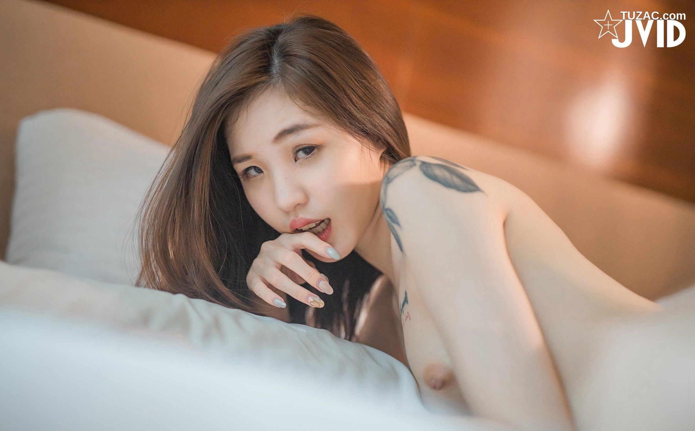 JVID-Catlin-高校初恋女生-运动后Sex-約打籃球-卻被好友偷約去旅館