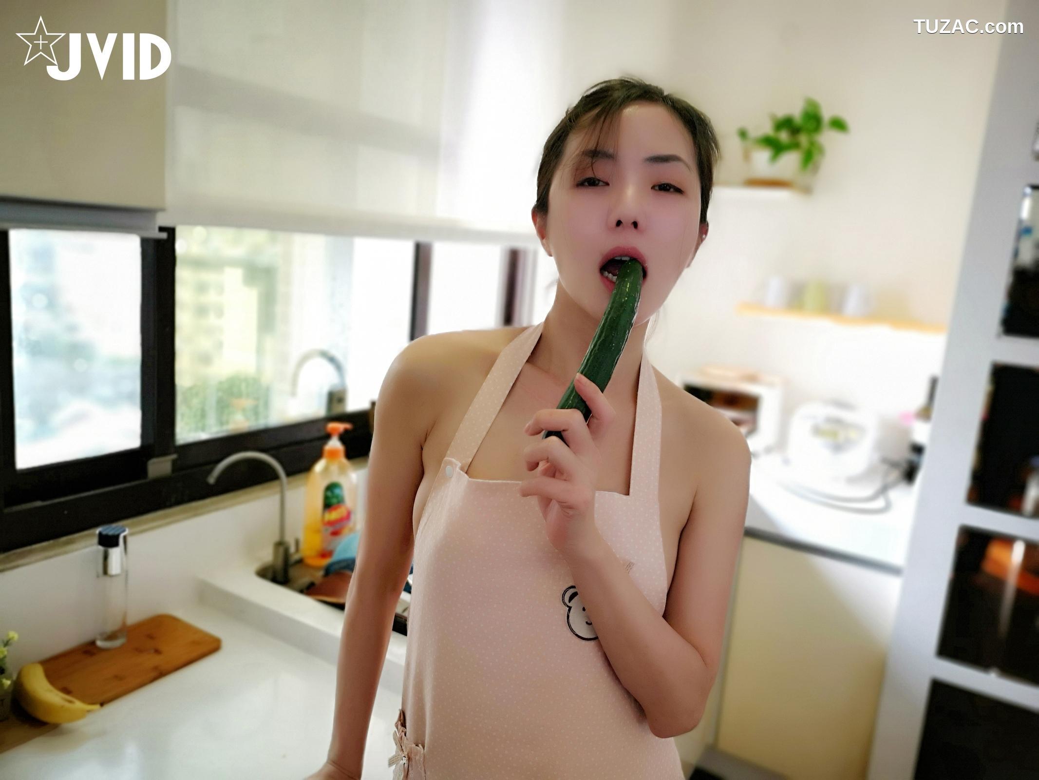 JVID-Genie精靈-學姐下廚-看到小黃瓜-香蕉-就自己淫蕩玩起來