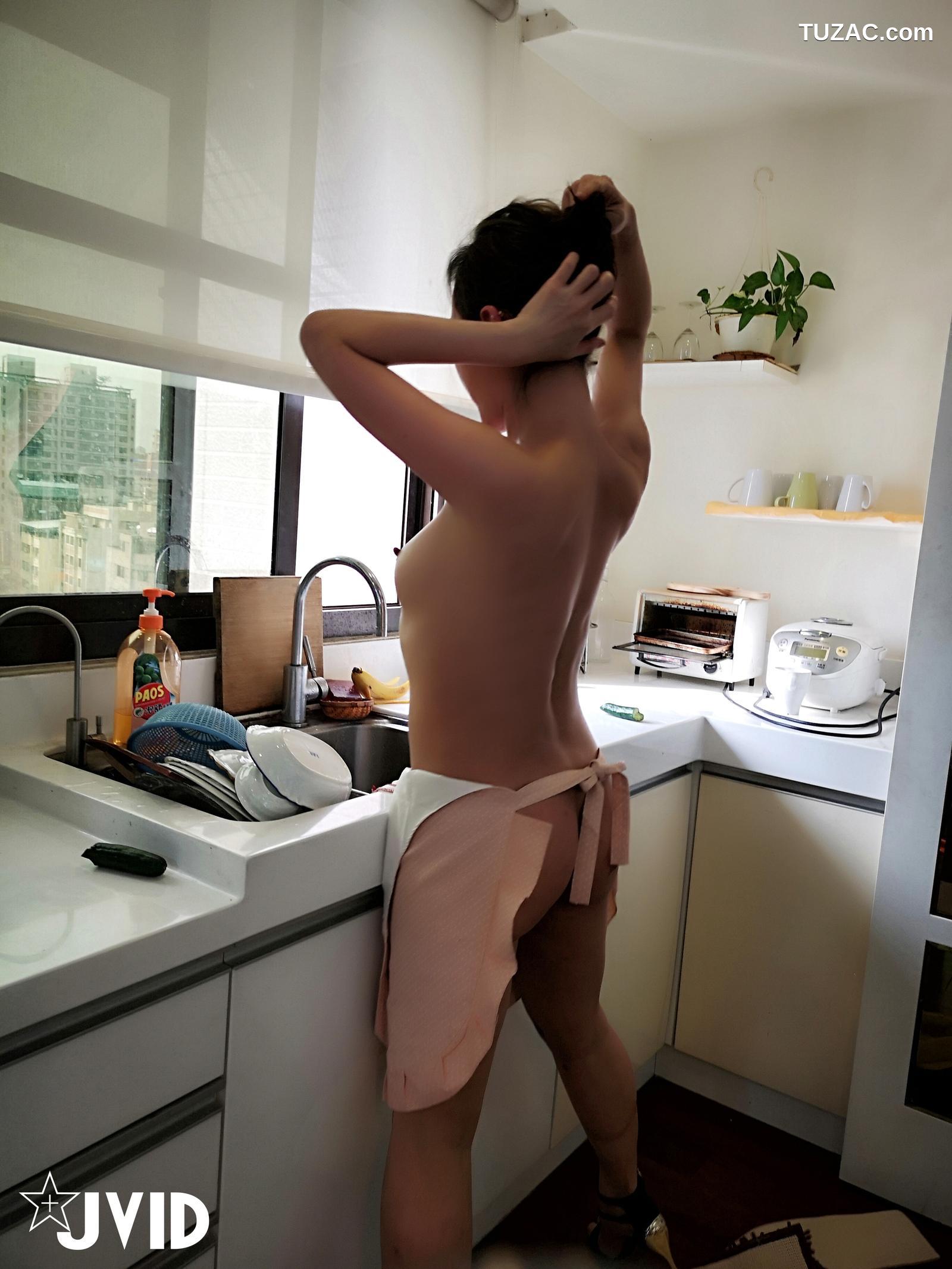 JVID-Genie精靈-學姐下廚-看到小黃瓜-香蕉-就自己淫蕩玩起來