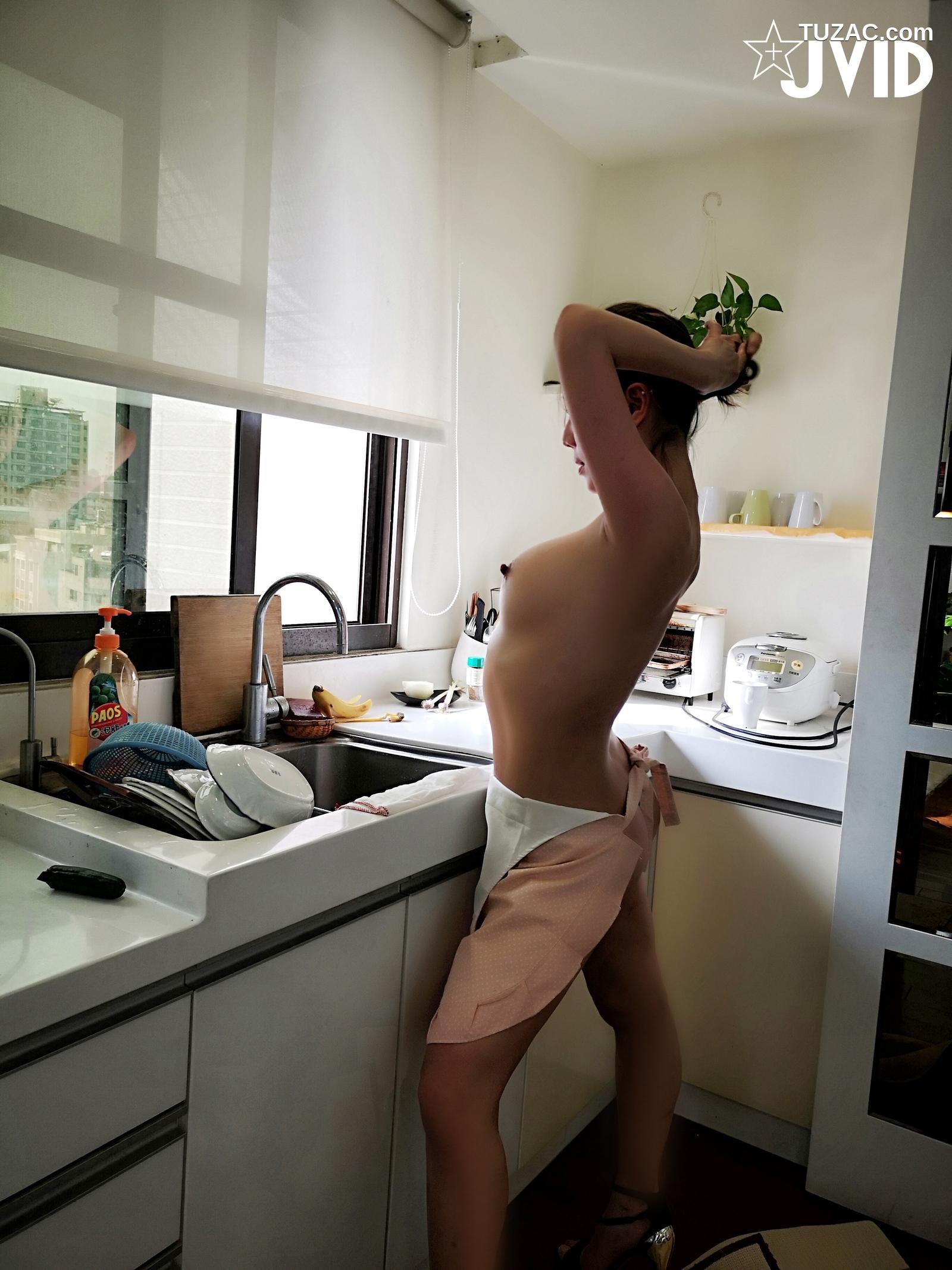 JVID-Genie精靈-學姐下廚-看到小黃瓜-香蕉-就自己淫蕩玩起來