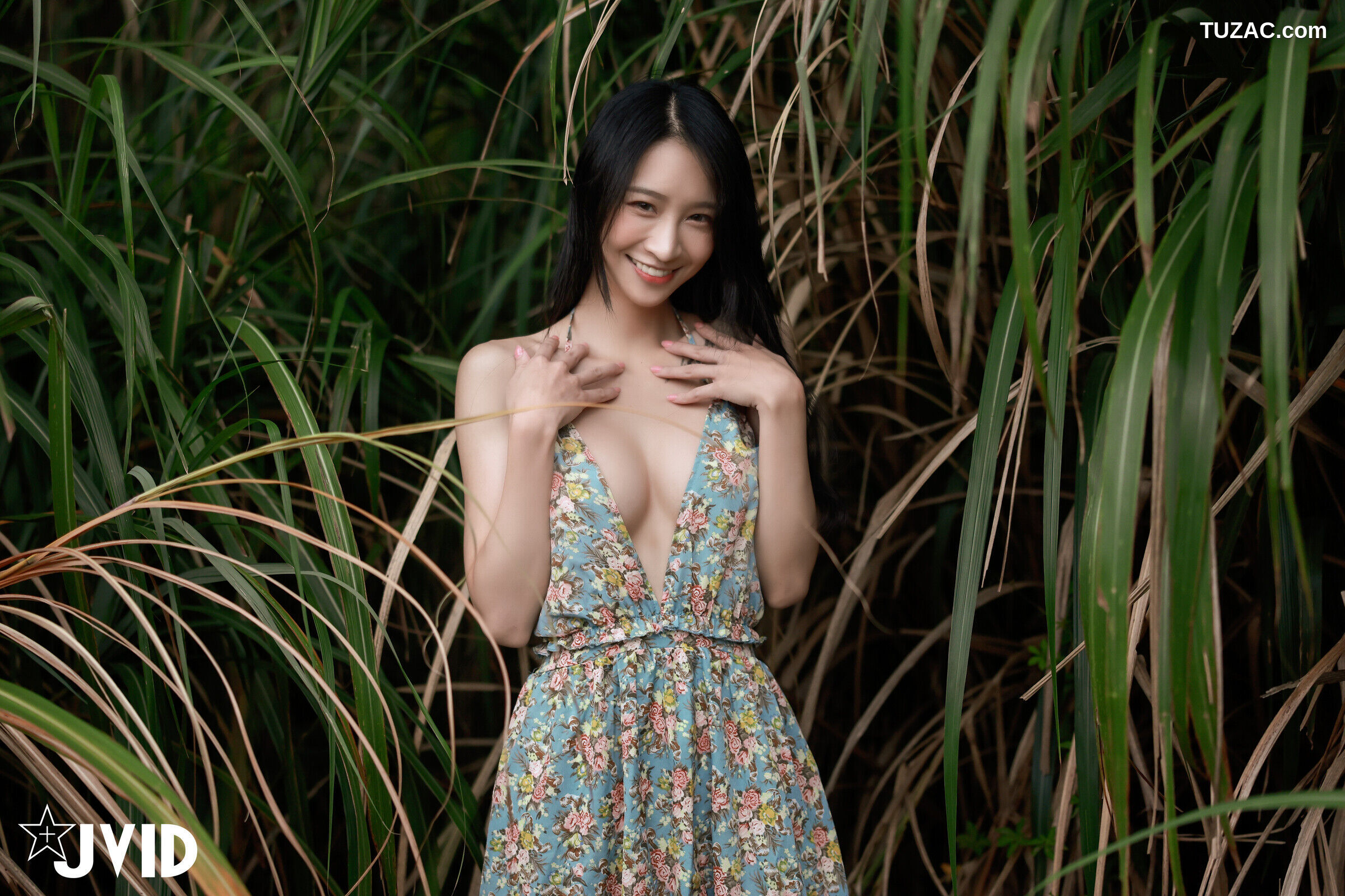 JVID-Sunny-戶外全裸-空靈美少女-野外全裸初驗-完全不害羞玩開了