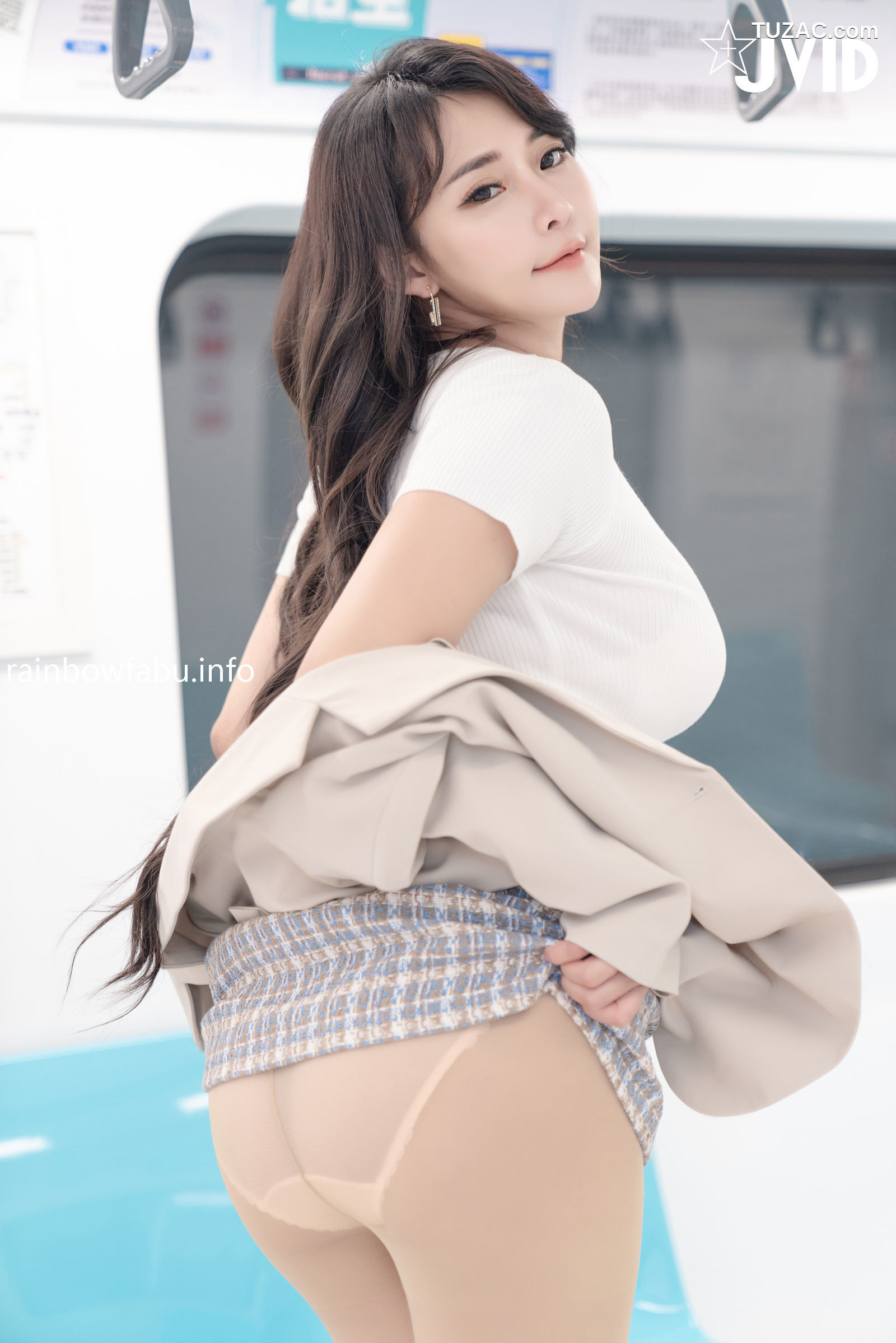 JVID-乐乐-下班回家途中被電車痴漢尾隨趁她熟睡進屋強行交合