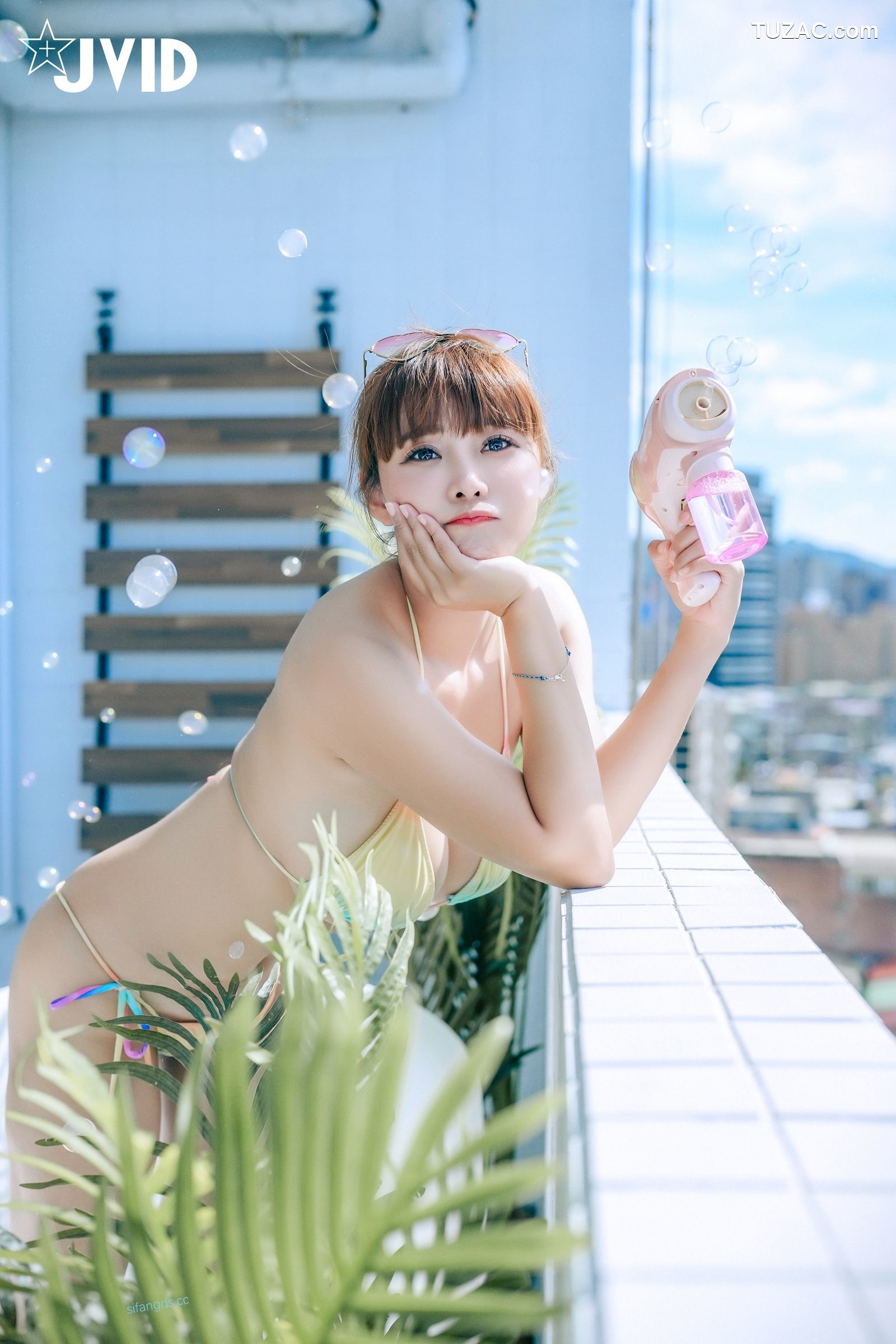 JVID-乐乐-去年大受好評的陽臺城市