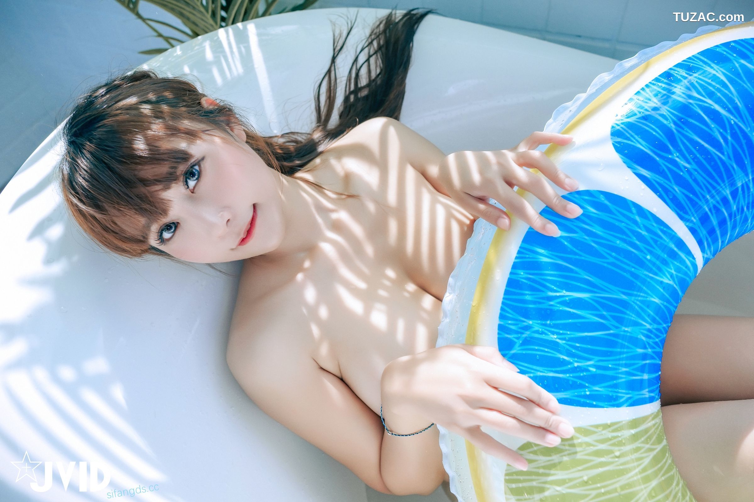 JVID-乐乐-去年大受好評的陽臺城市