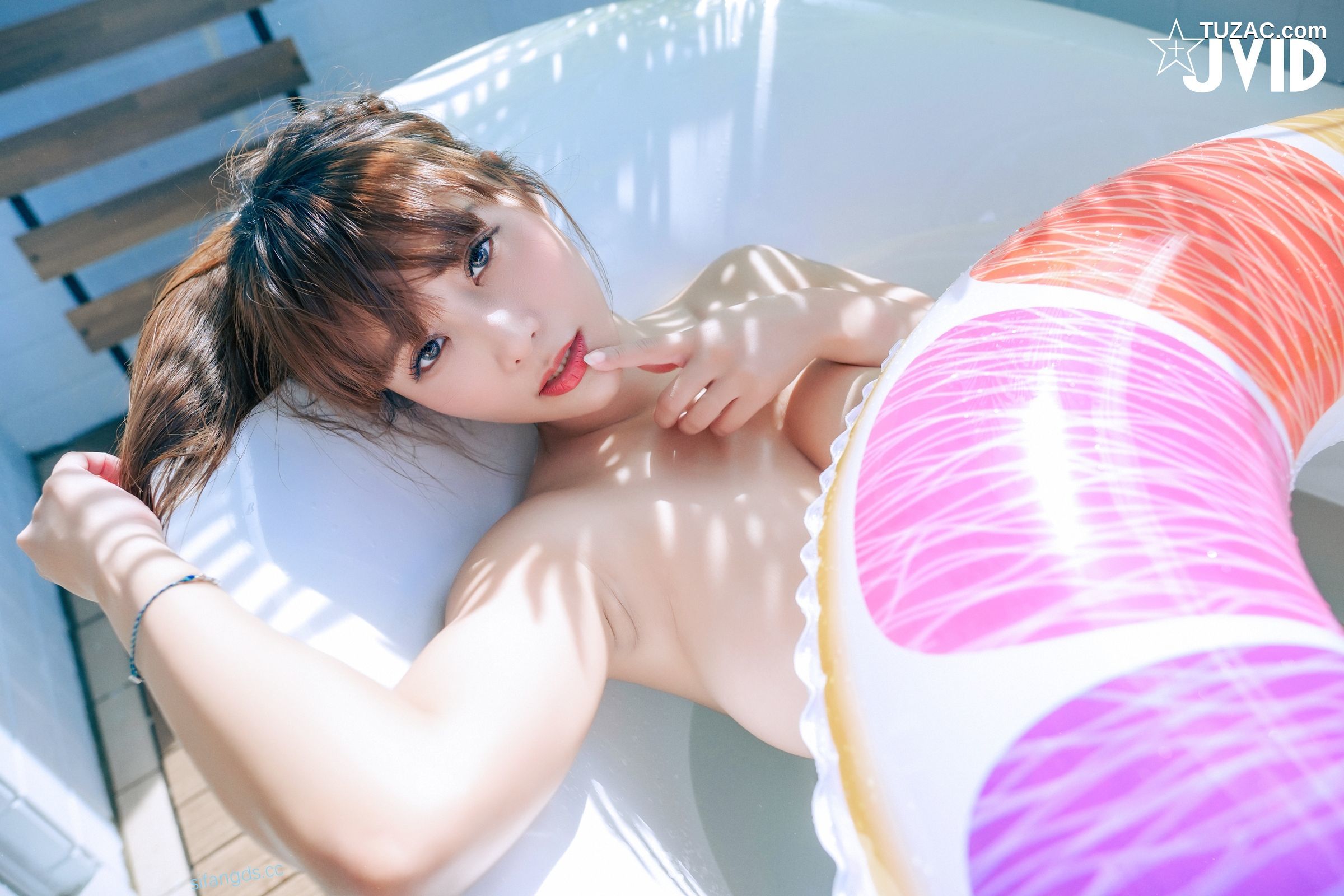 JVID-乐乐-去年大受好評的陽臺城市