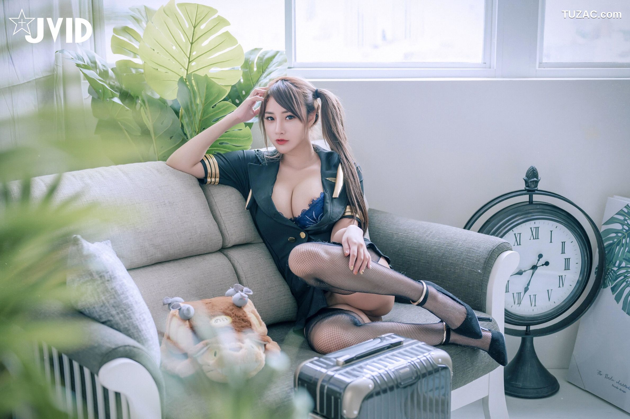 JVID-乐乐-爆乳空姐无内裤露出