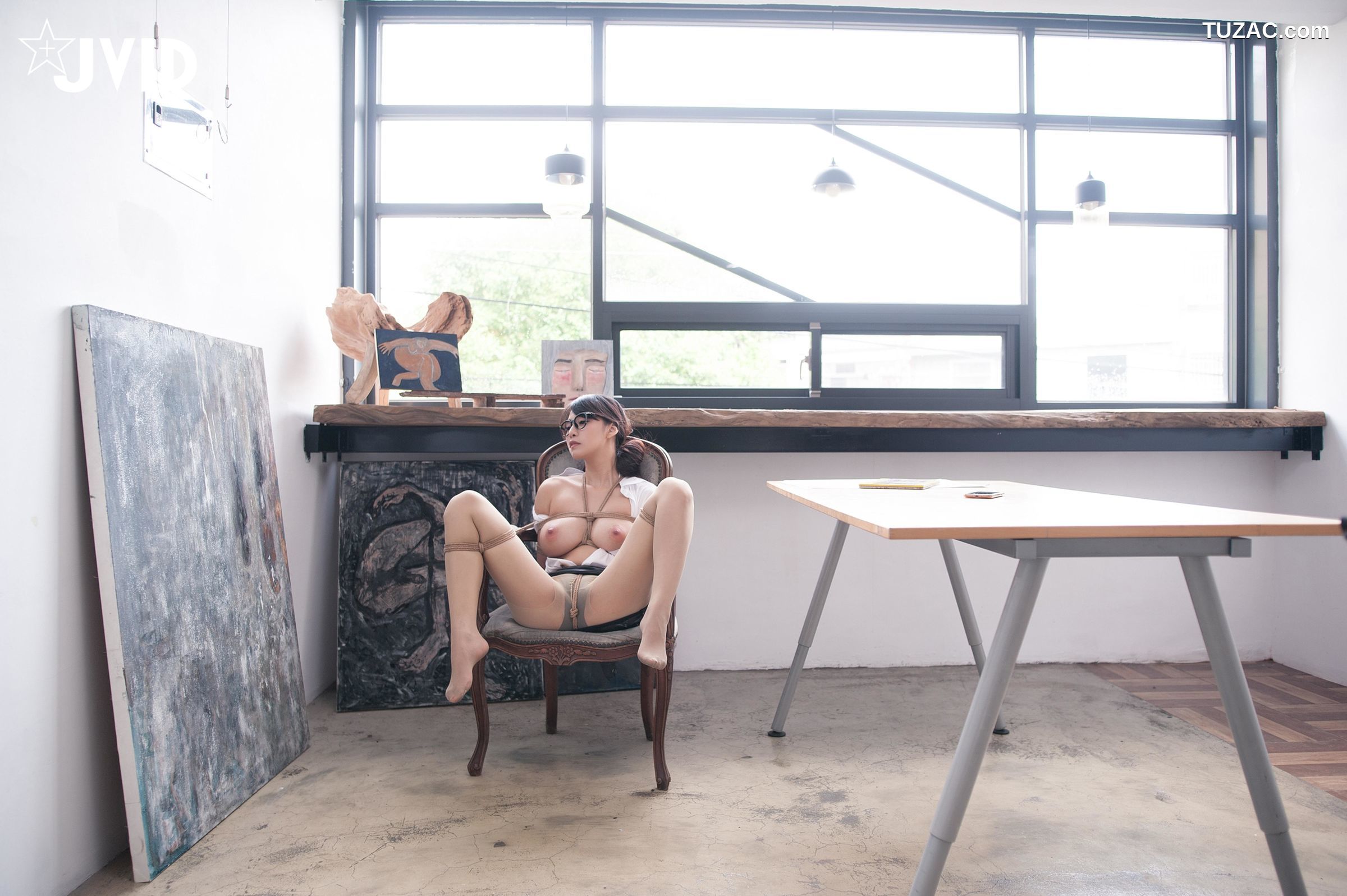 JVID-乐乐-画室中的巨乳紧身皮裙女教师绑缚