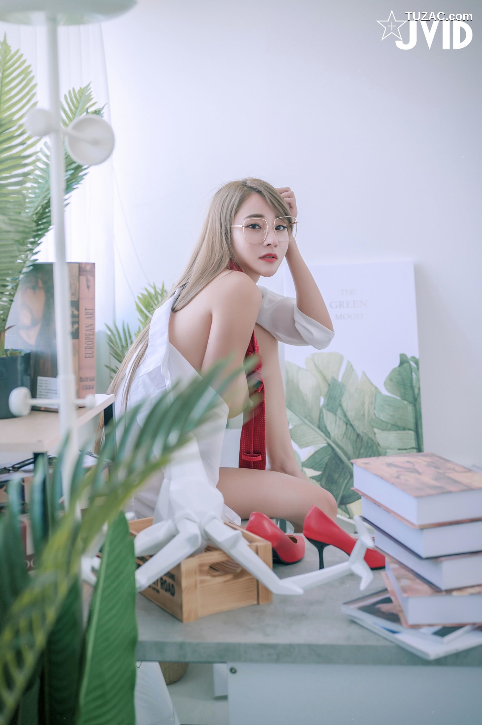 JVID-乐乐-私人秘书管家