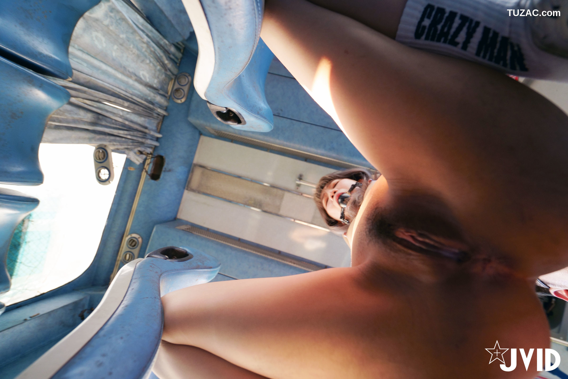 JVID-伊芙蝶-真实-公车上处女丧失回忆录-2021.06.25