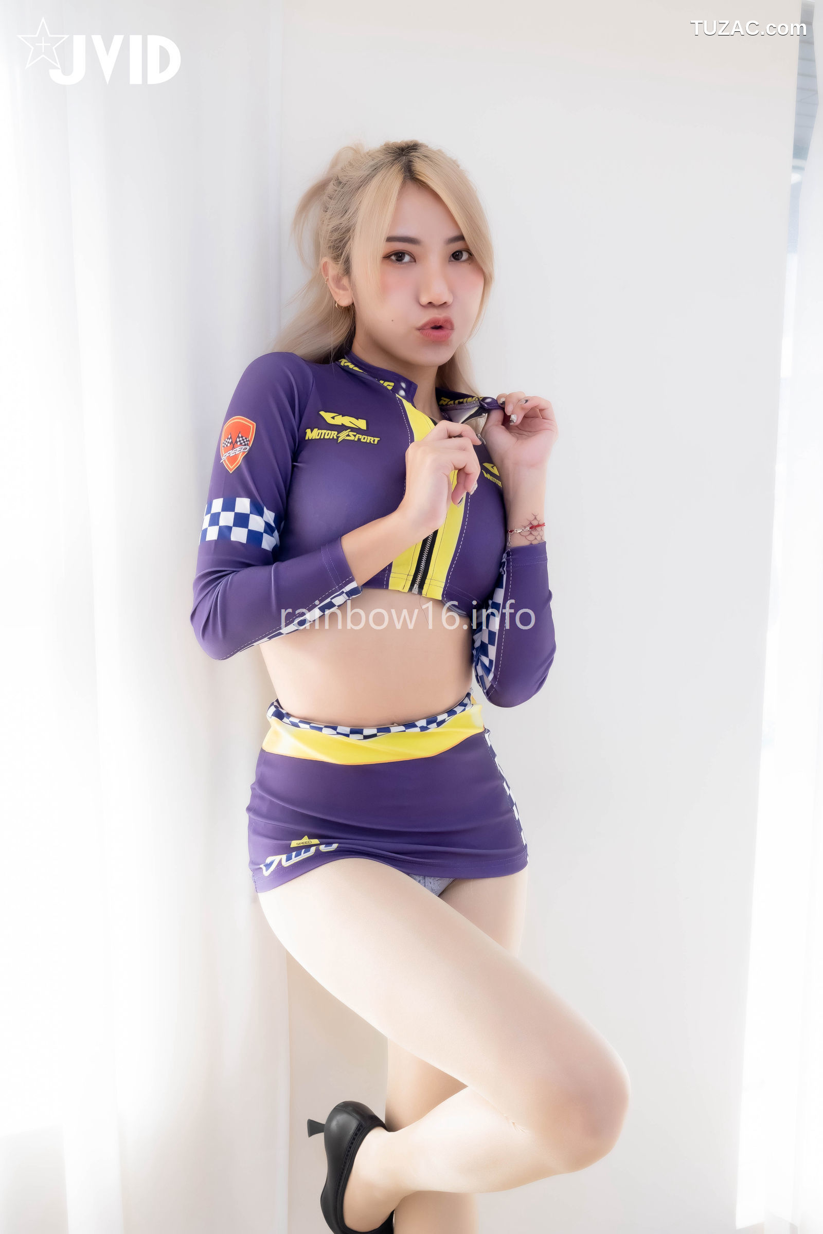 JVID-伊芙蝶-艾希-赛车女郎油亮丝袜美脚蕾丝边诱惑-有水印-2023.11.02